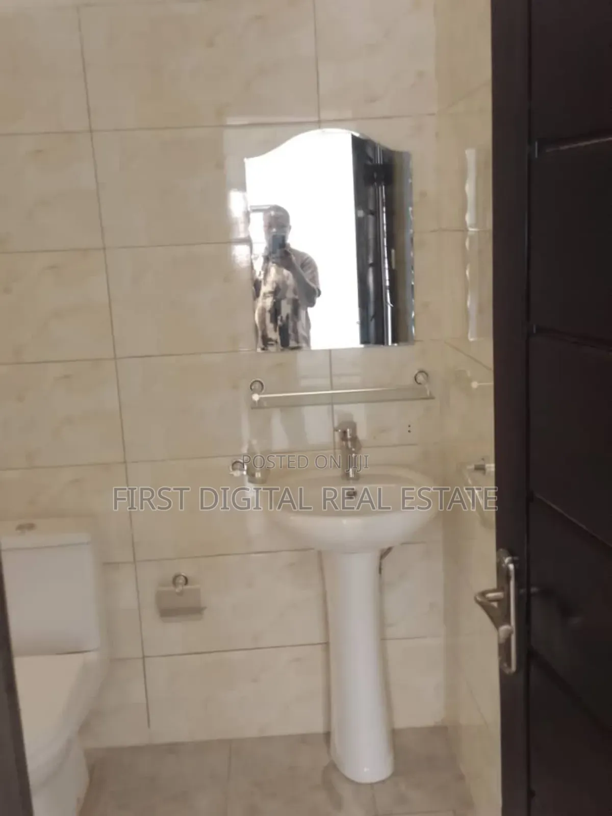 5 Bedroom Apartment for Sale at Dansoman