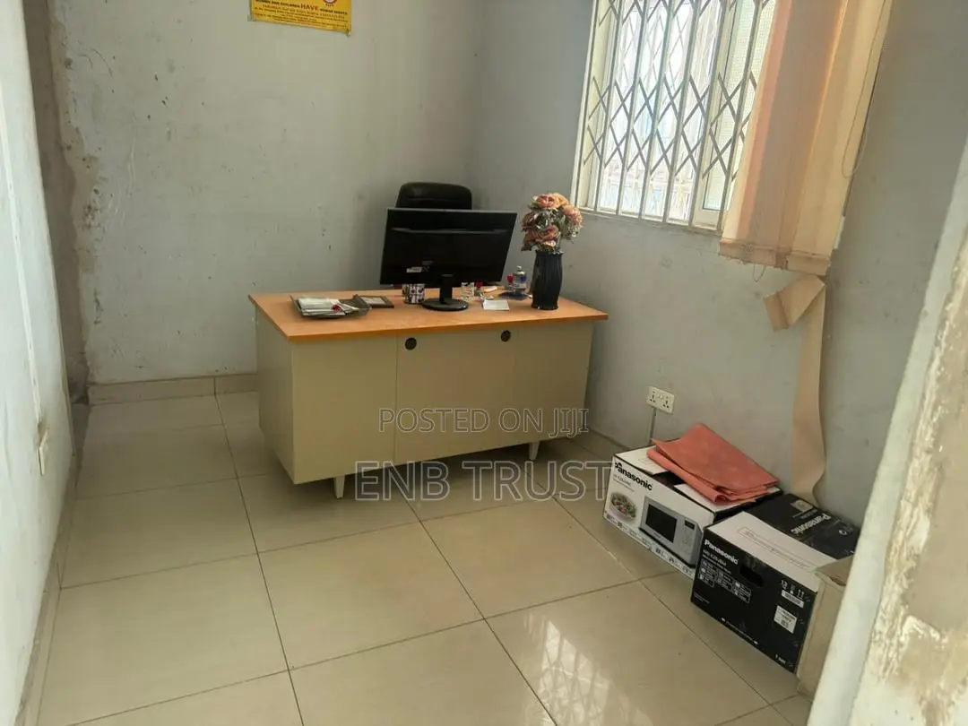 100 SQM Office Space for Rent at Dome Market
