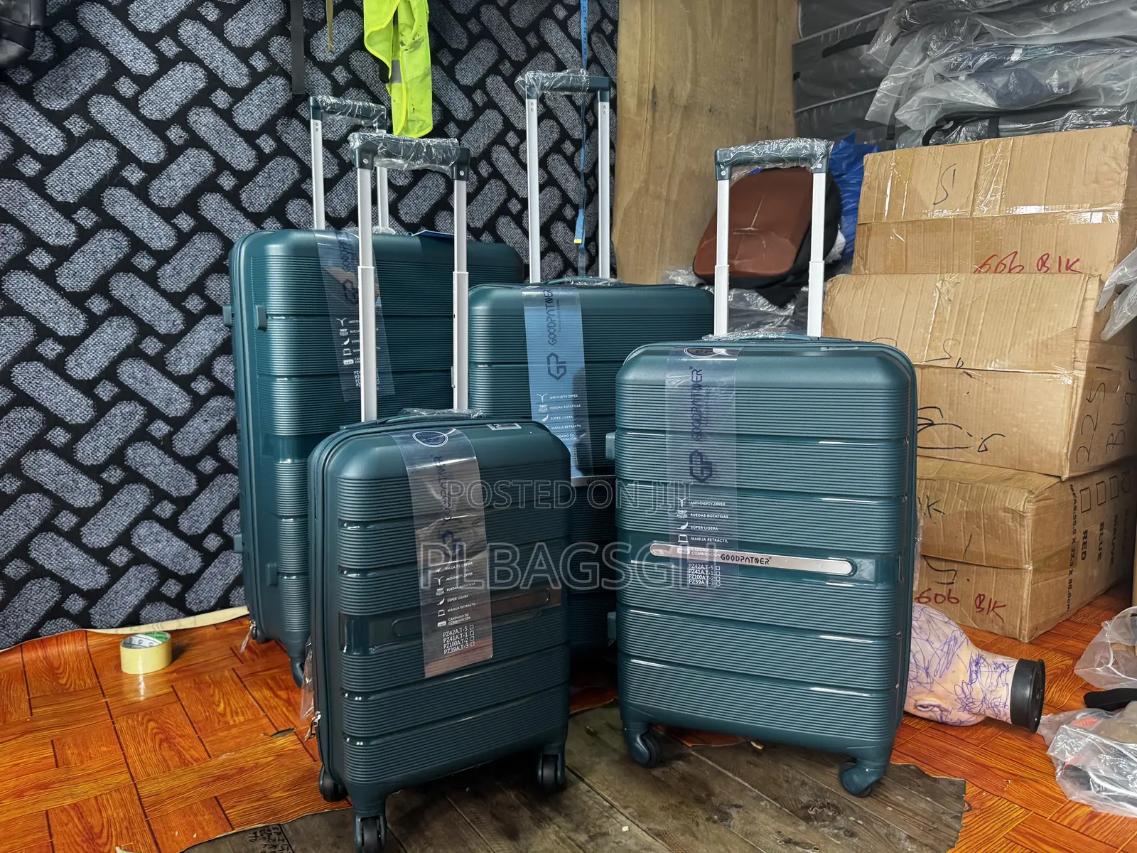Travel Bag, Suitcase, Unbreakable Four in One Luggage Luxury