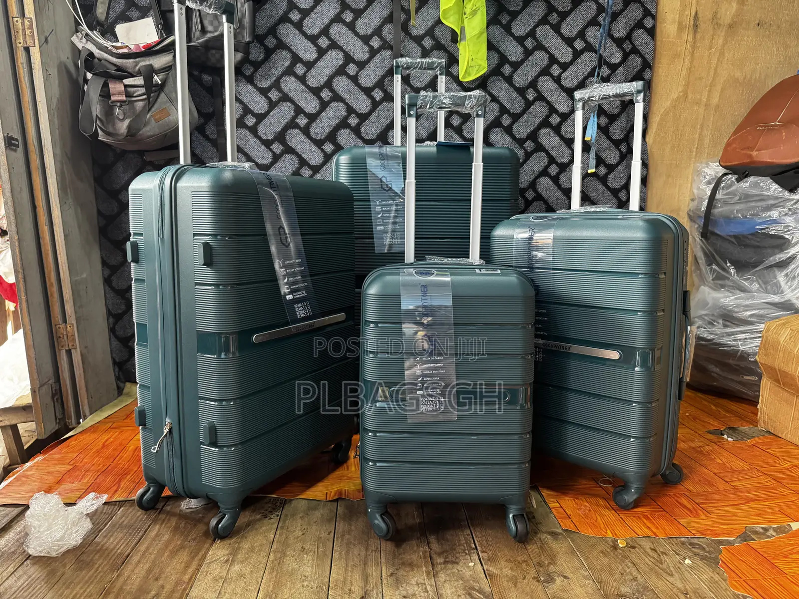 Travel Bag, Suitcase, Unbreakable Four in One Luggage Luxury
