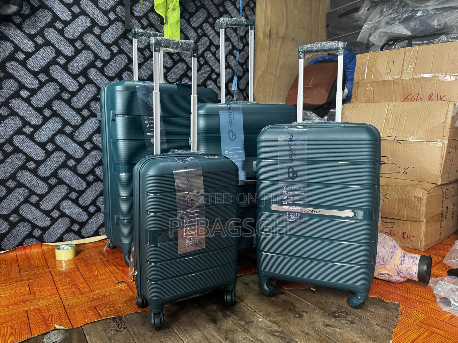 Travel Bag, Suitcase, Unbreakable Four in One Luggage Luxury