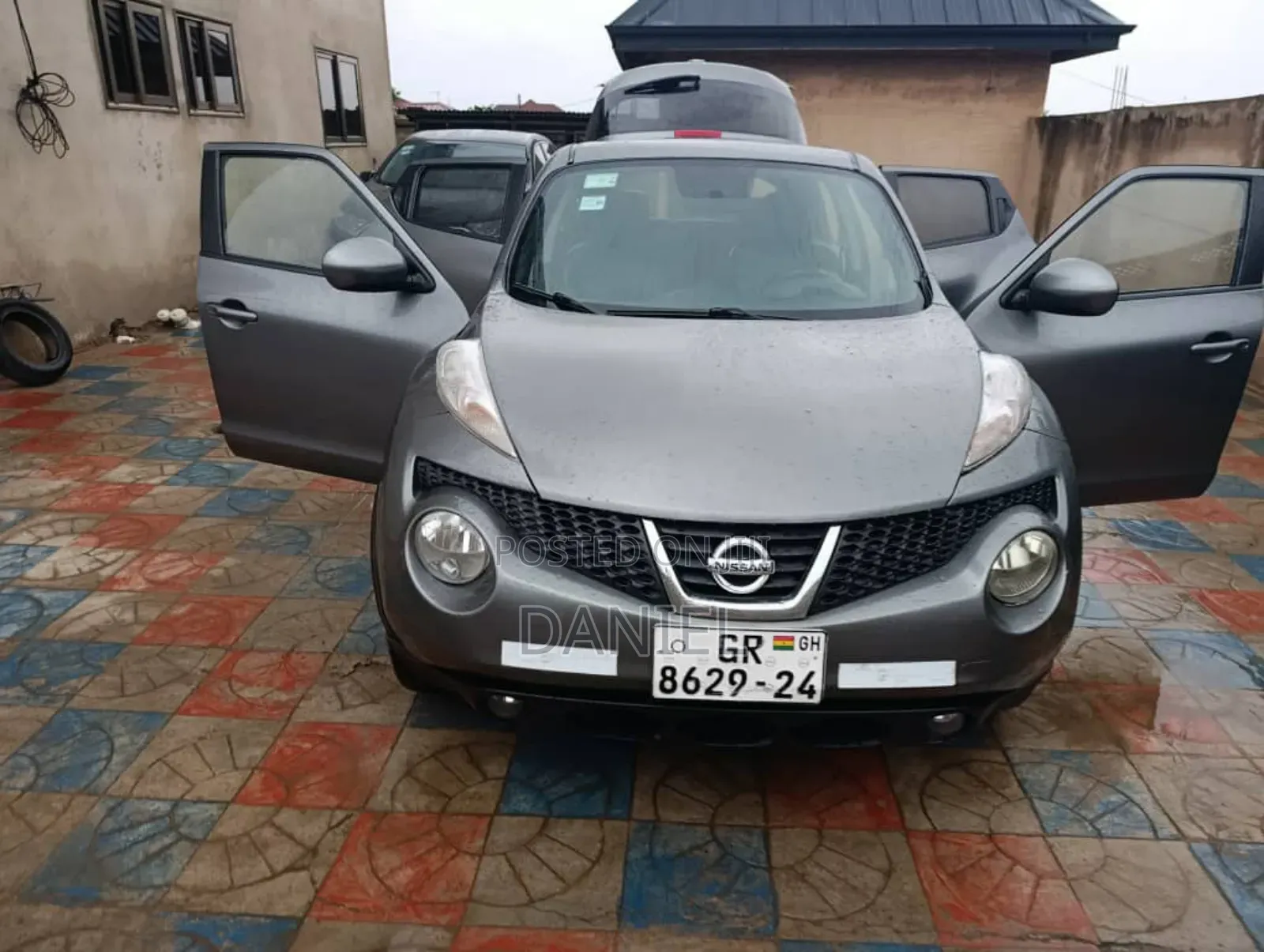 Nissan Juke S 4dr Hatchback (1.6L 4cyl Turbo CVT) 2015 Gray