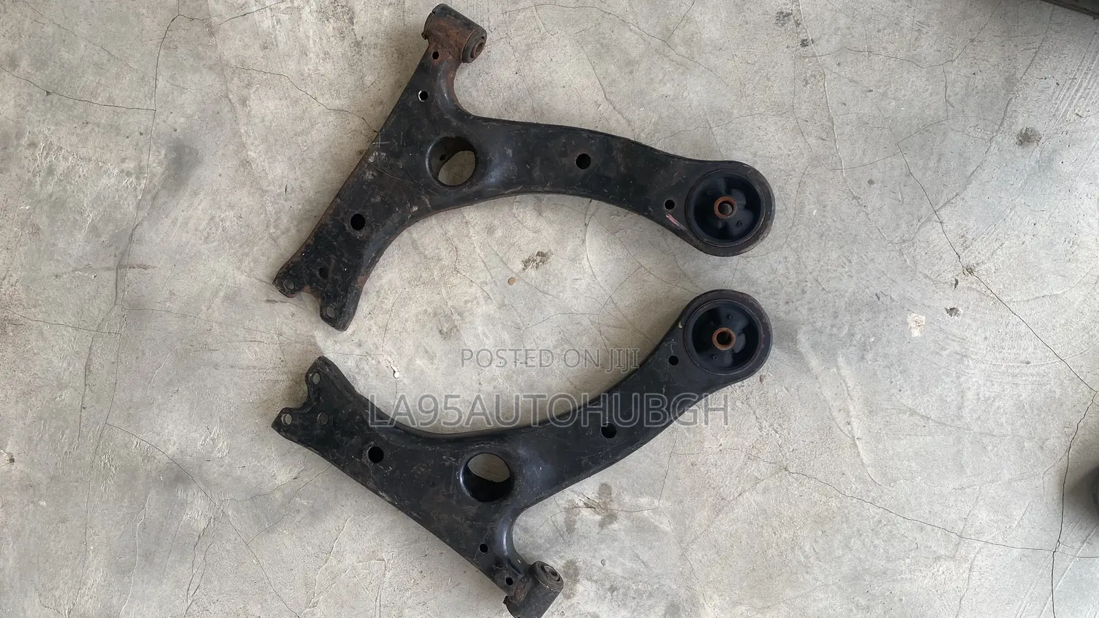 Toyota Corolla 2014,2015,2016,2017,2018 Lower Control Arm Pair