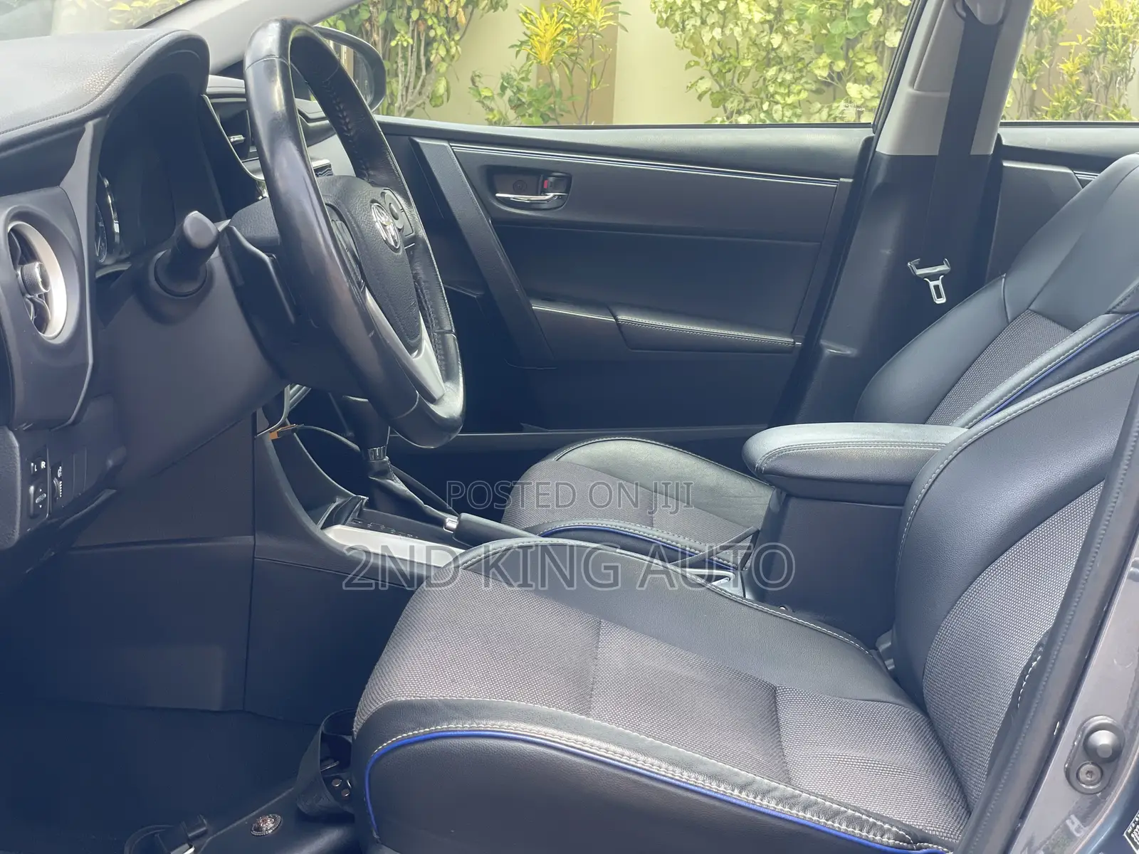 Toyota Corolla SE 4dr Sedan (1.8L 4cyl CVT) 2017 Blue