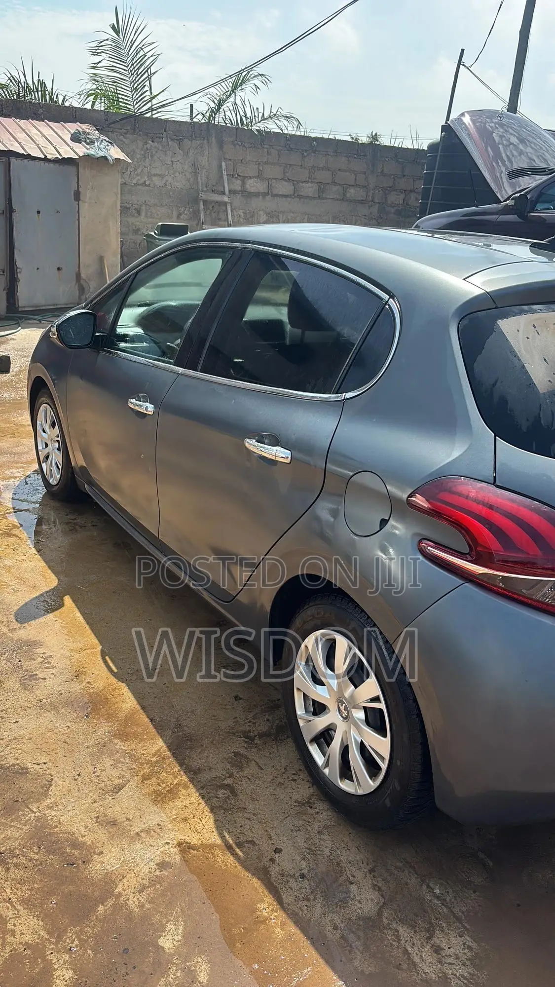 Peugeot 208 2016 Matt Black