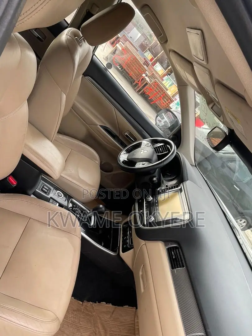 Mitsubishi Outlander SEL S-AWC 2020 White
