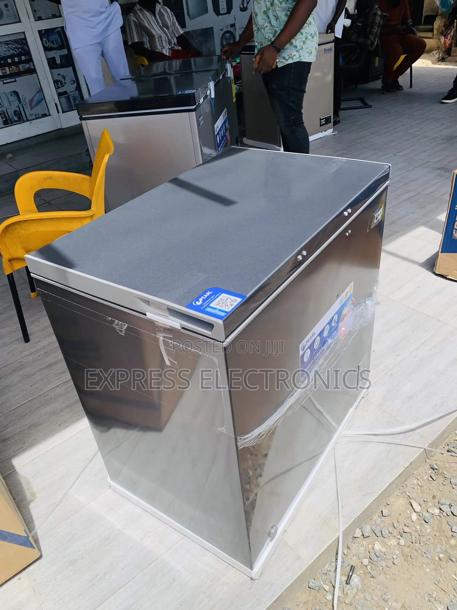 Mesmeric New Chest Grey Freezer PCF-2620-13m—- Pearl 199l