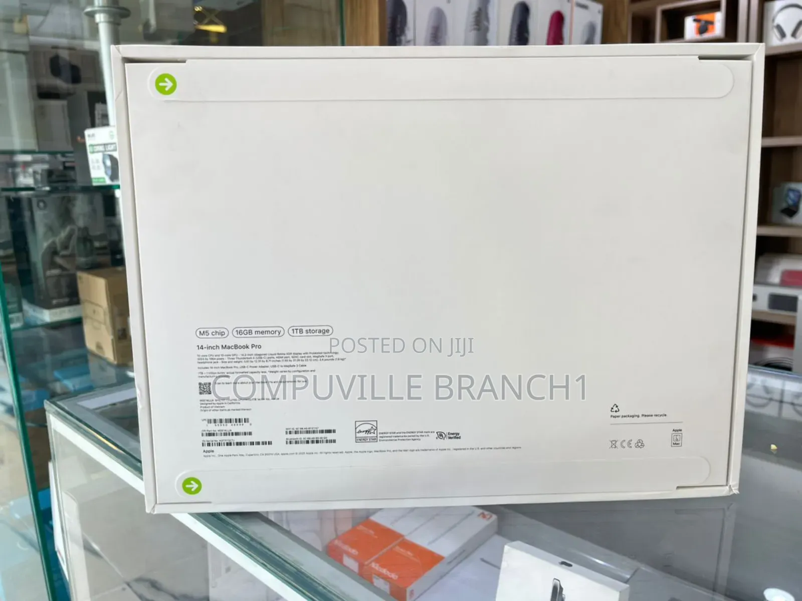 New Laptop Apple MacBook Pro 2025 M5 14-inch 16GB Apple M5 SSD 1T