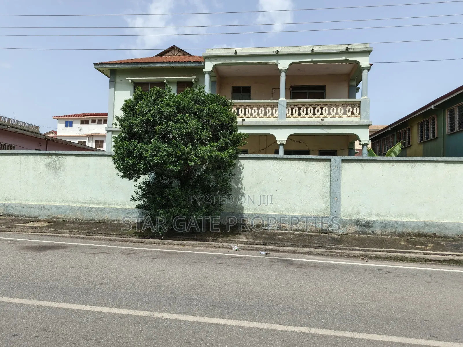 8bdrm House in Kumasi Stadium for sale