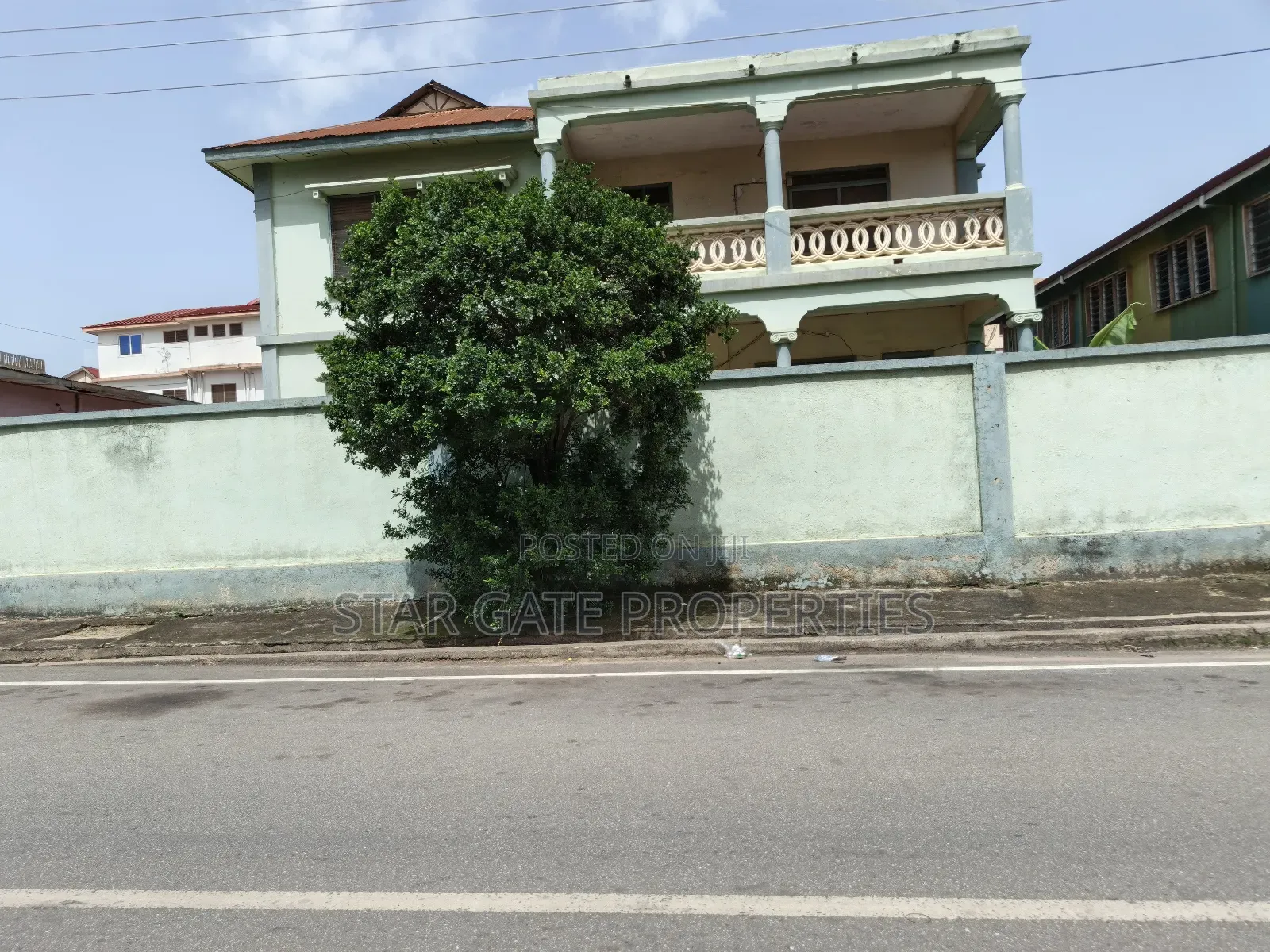8bdrm House in Kumasi Stadium for sale