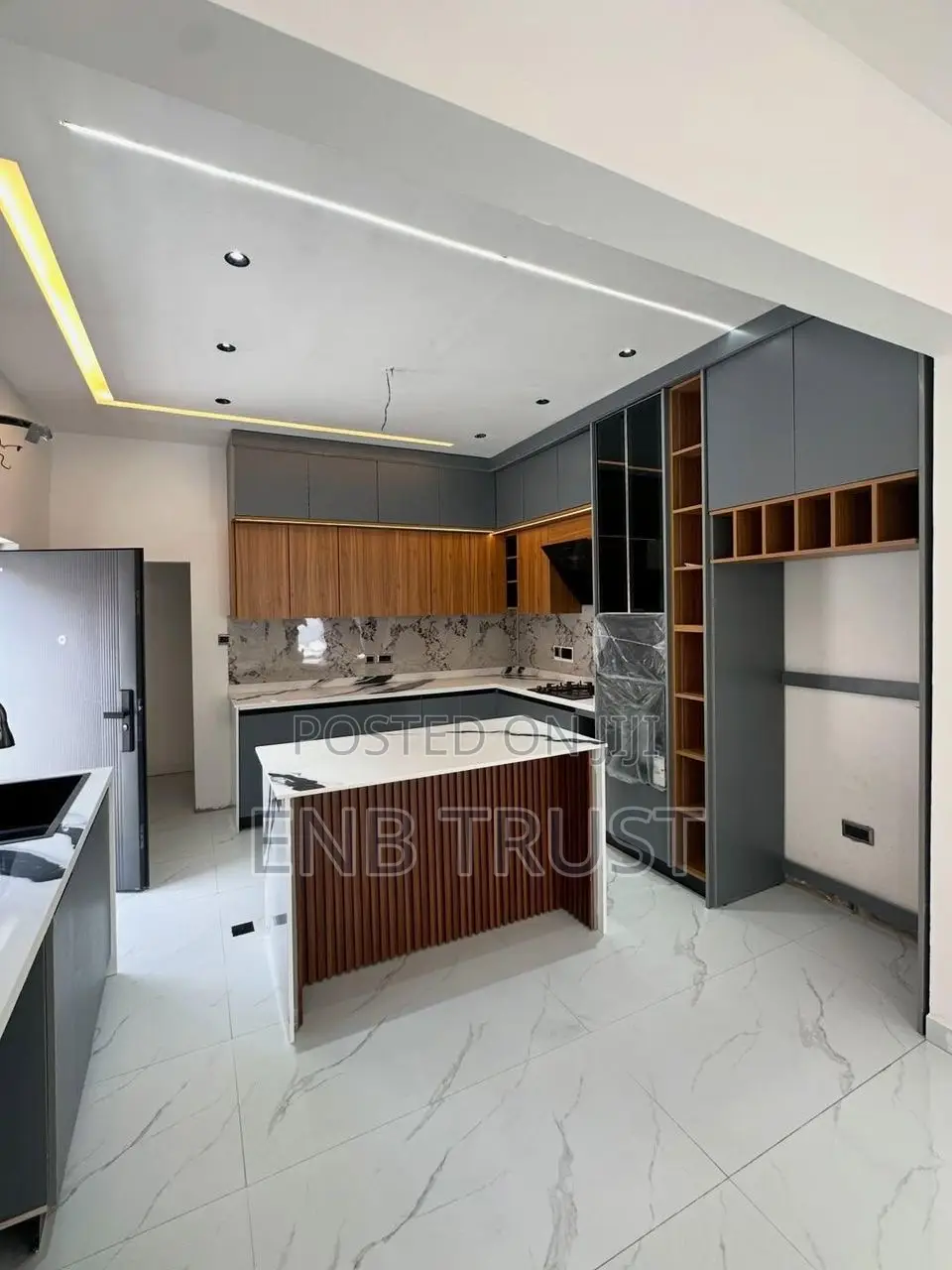 3bdrm House in Lakeside Estate for sale