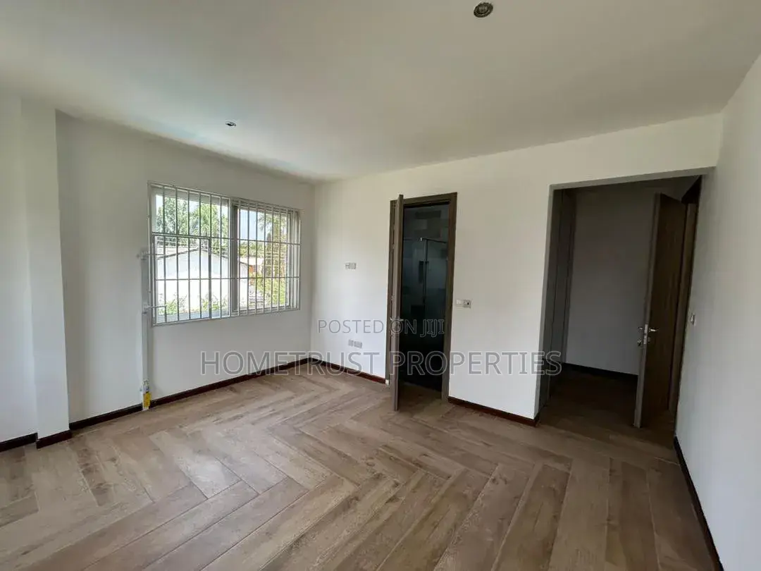 3bdrm House in Labone, Coffee Shop Area for rent