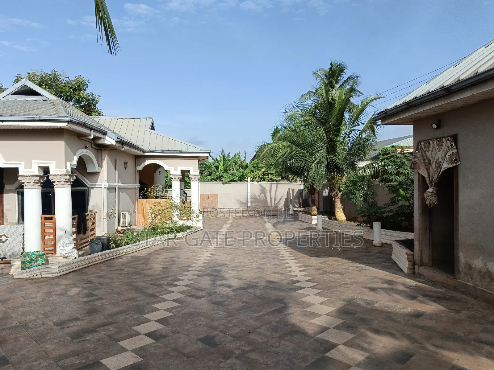 5bdrm House in Fumesua/ Kwamo., Ejisu-Juaben Municipal for sale