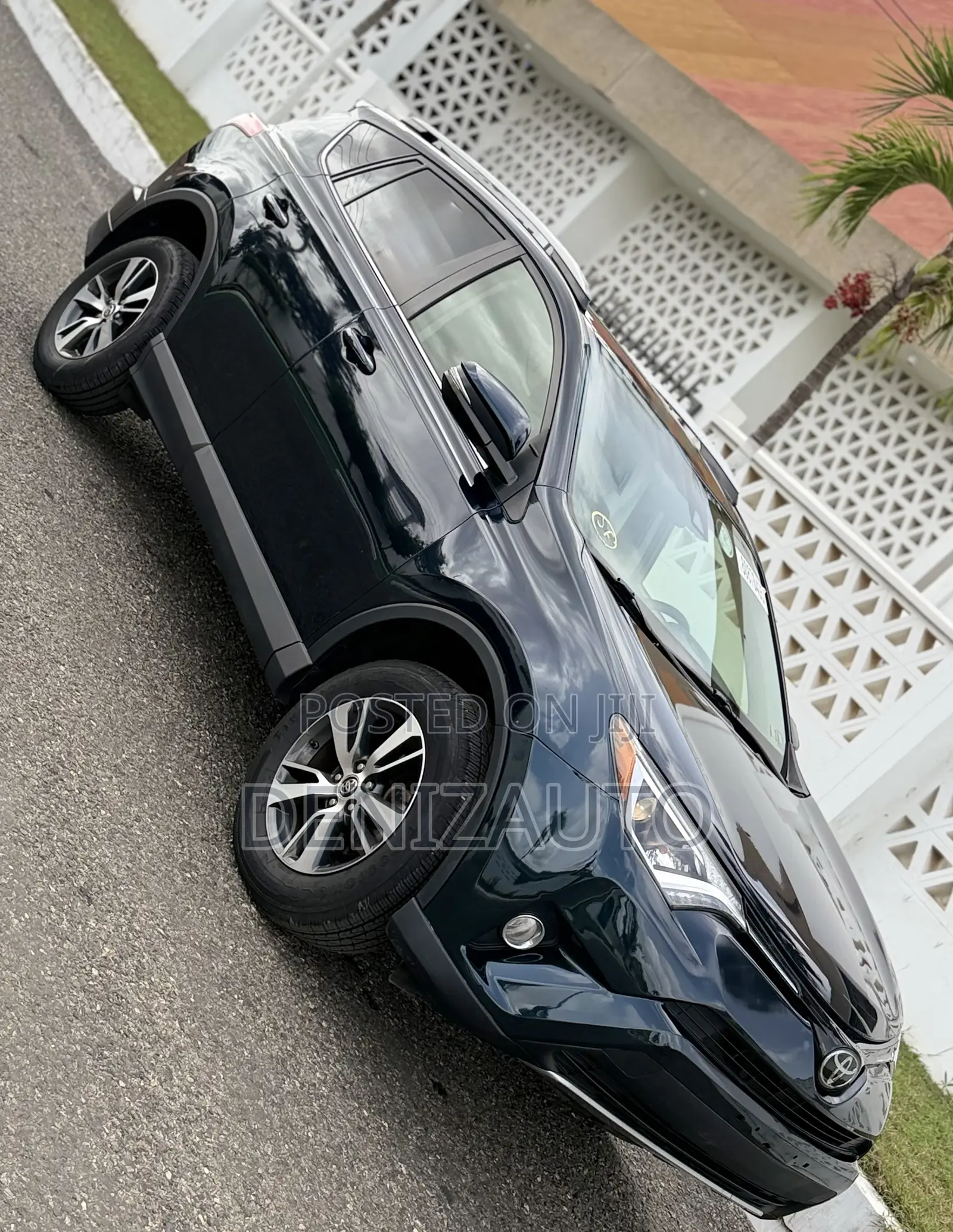 Toyota RAV4 XLE 4dr SUV AWD (2.5L 4cyl 6A) 2018 Black