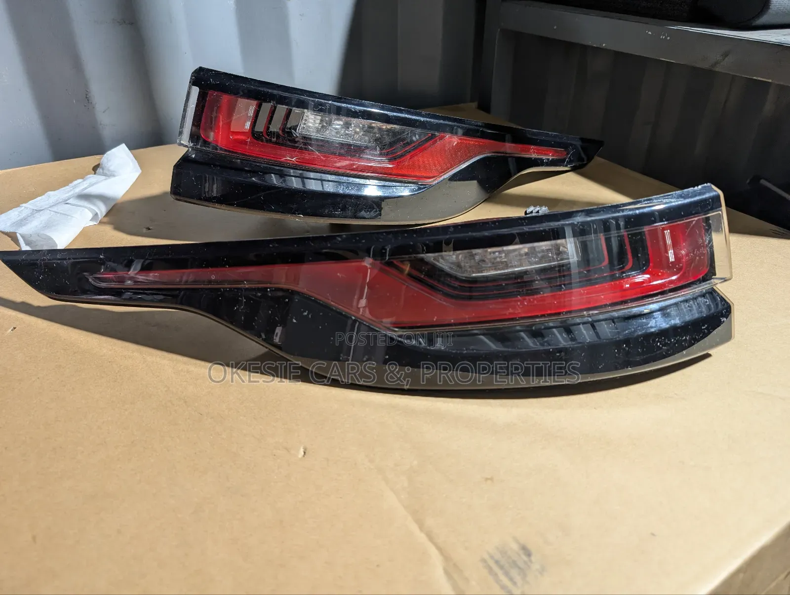 Velar Taillight Left Right