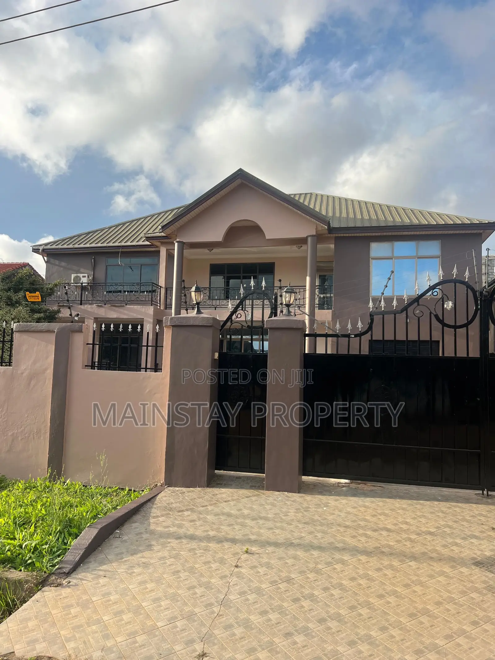 5bdrm House in East Legon for rent