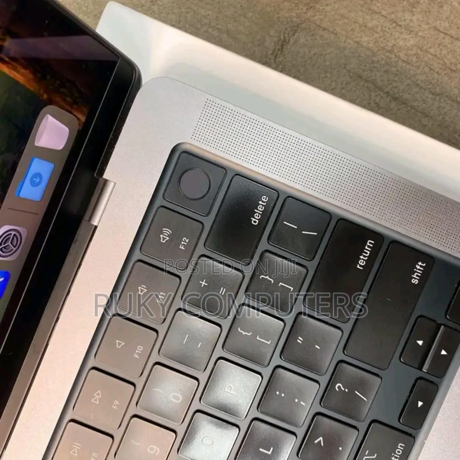 New Apple MacBook Pro 2023 M2 Max 14-inch 16GB Apple M2 SSD 512GB