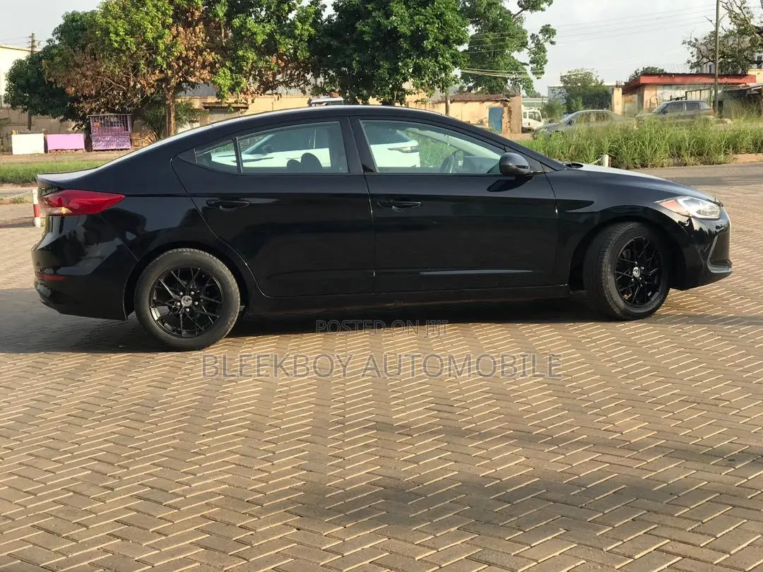 Hyundai Elantra 2017 Black