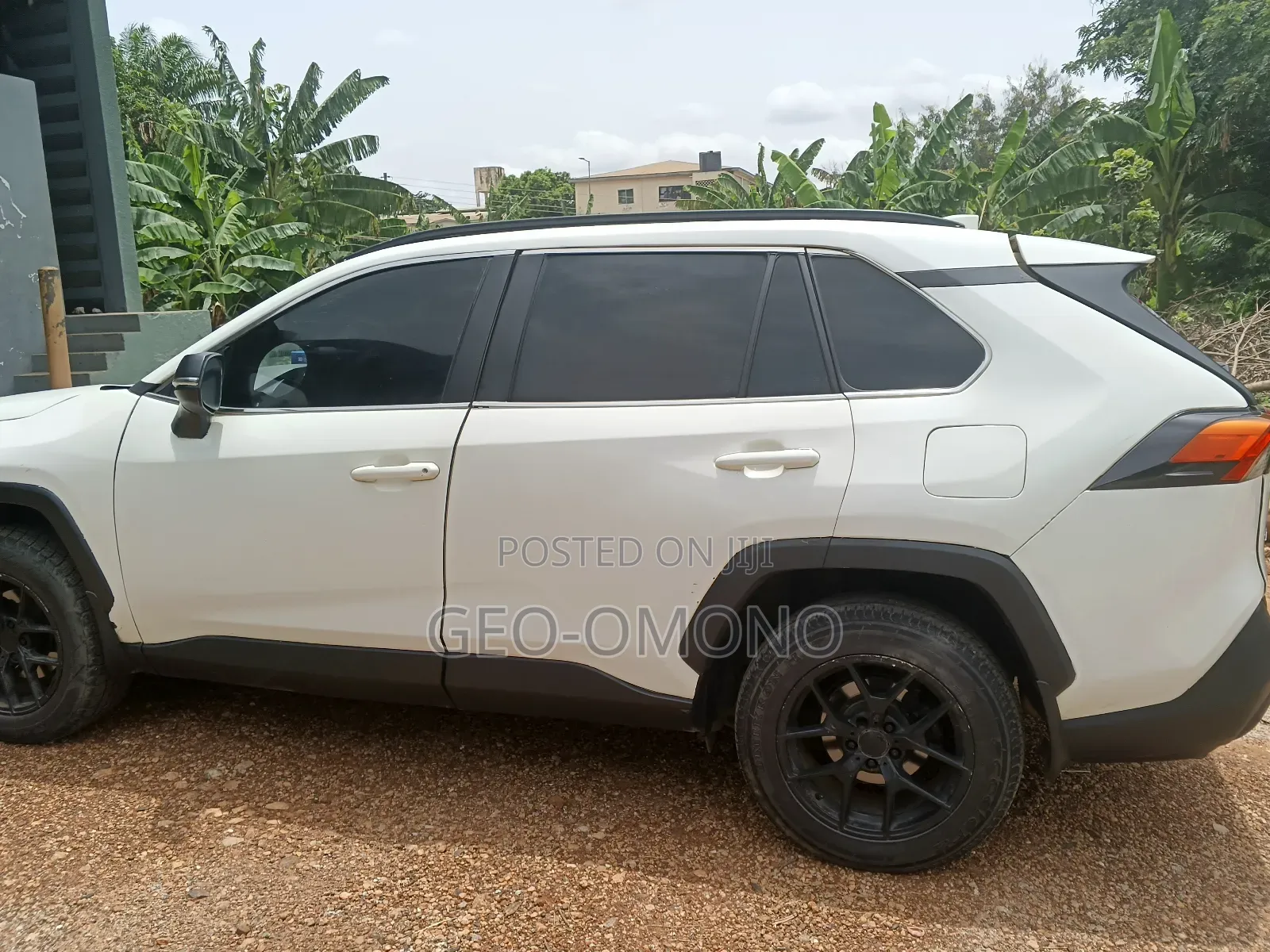 Toyota RAV4 XLE AWD 2020 White