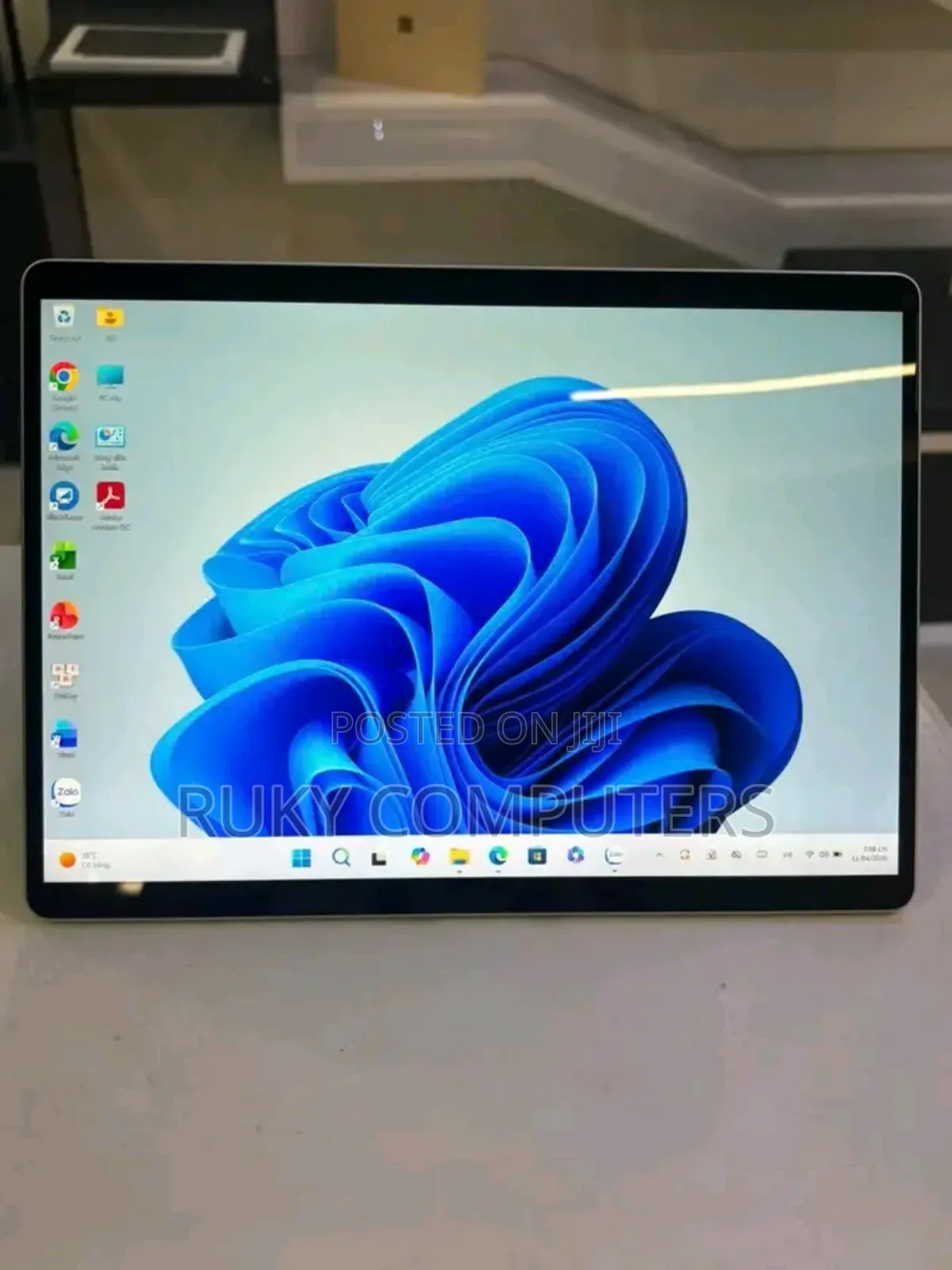 New Laptop Microsoft Surface Pro 8 16GB Intel Core i7 SSD 512GB