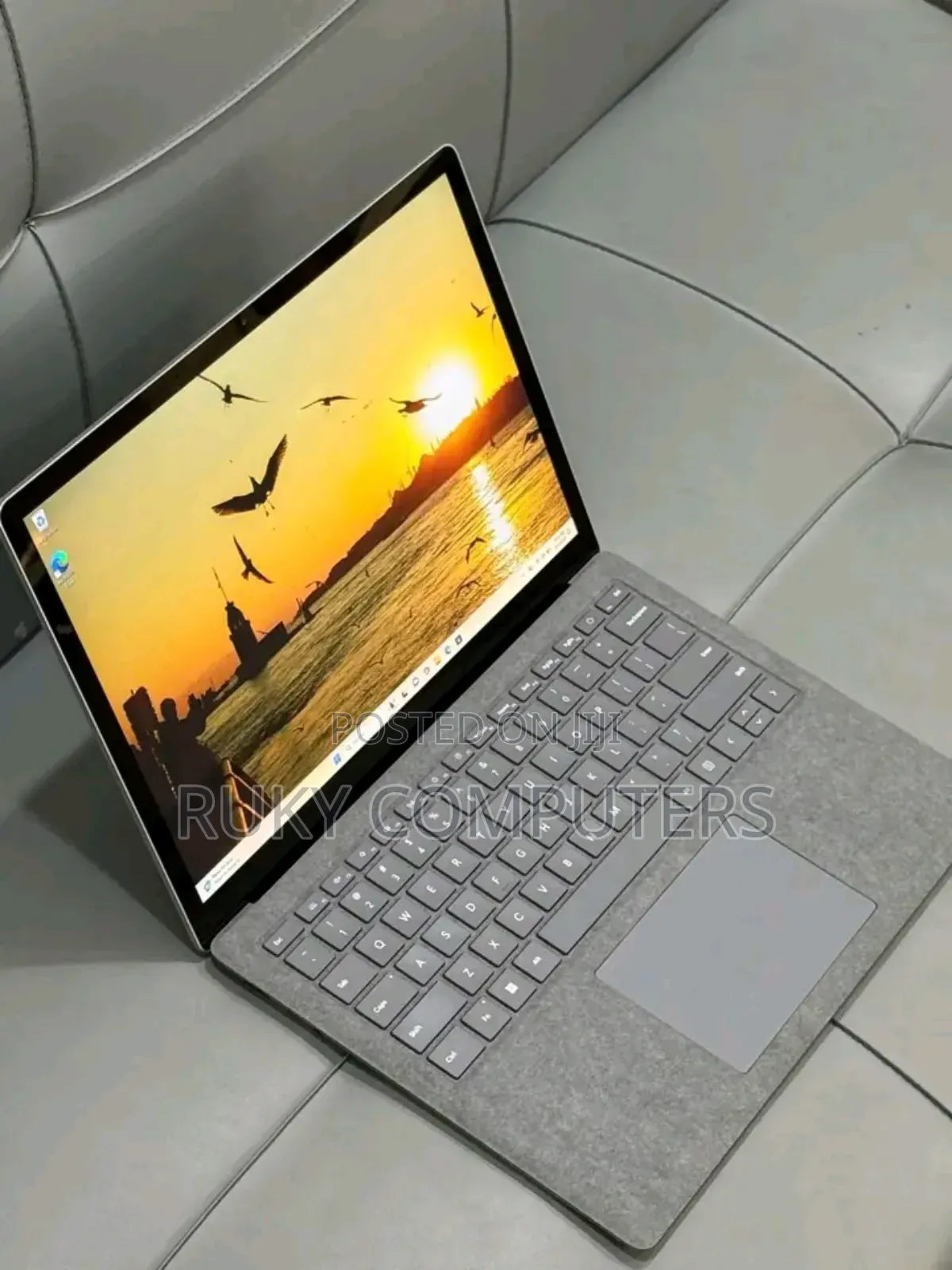 New Laptop Microsoft Surface Laptop 8GB Intel Core i7 SSD 512GB