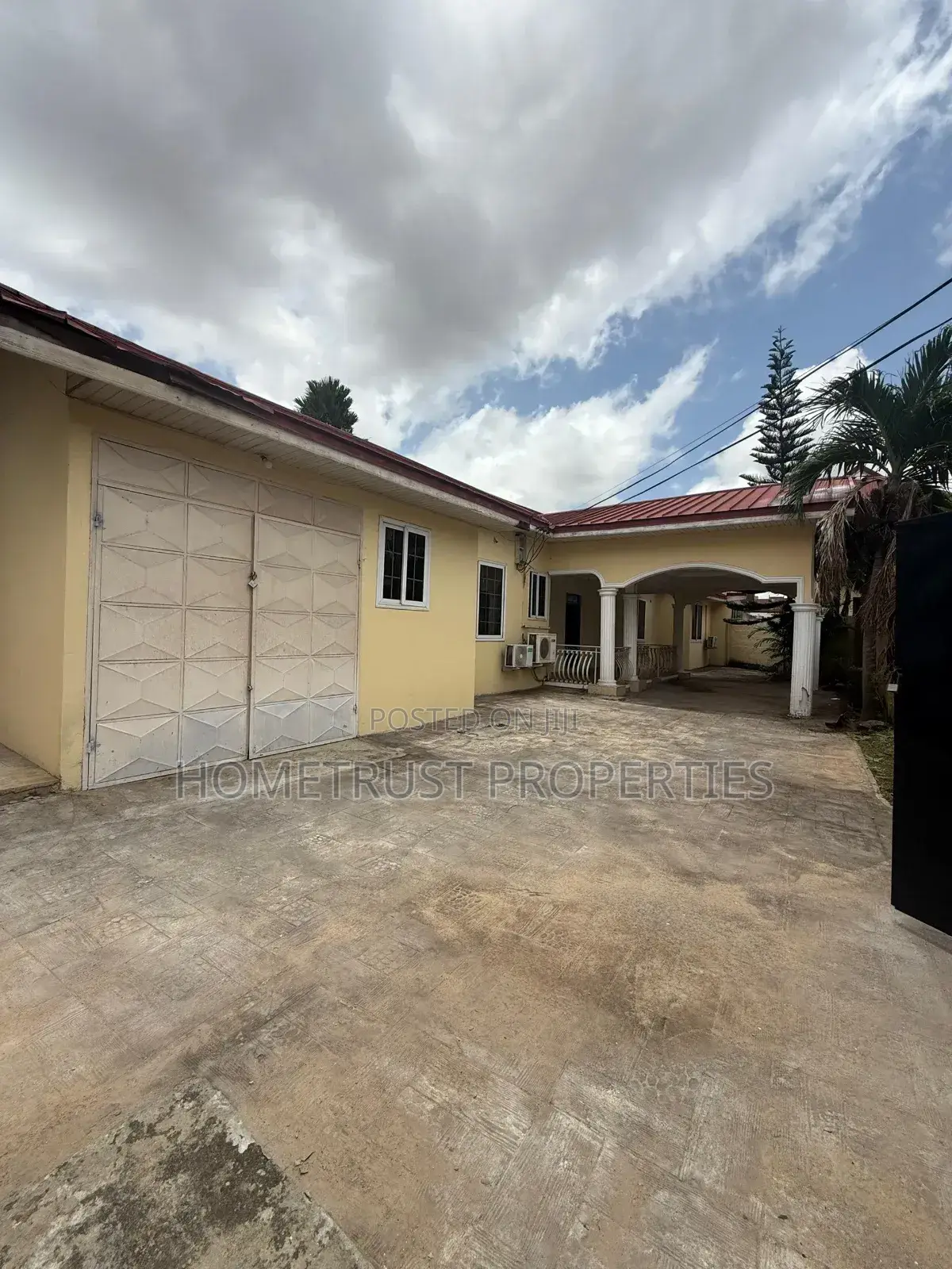 5bdrm House in East Legon Ogbojo, American House for sale