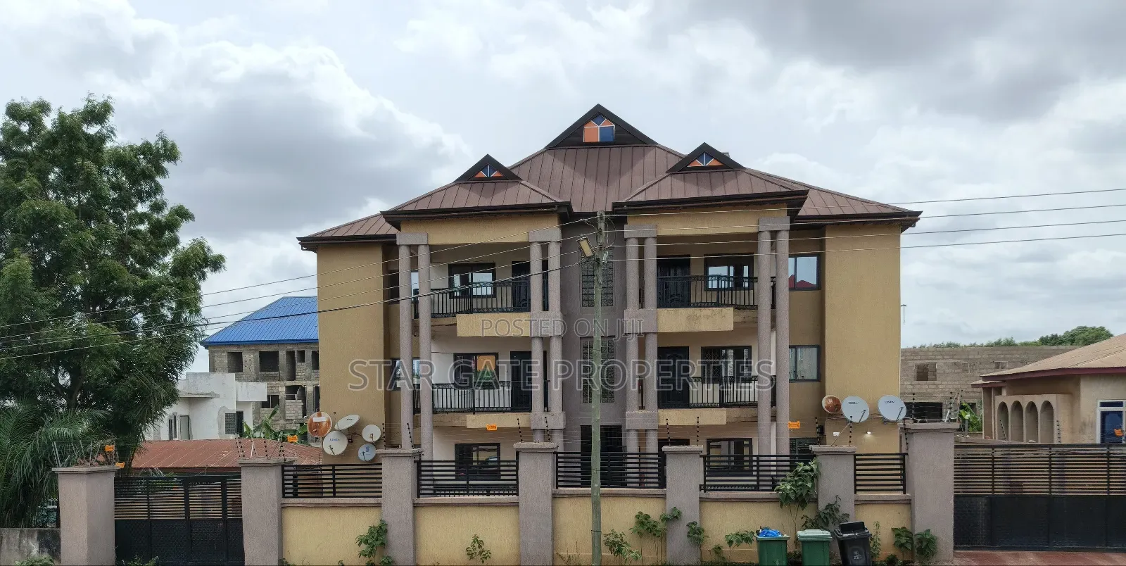 12bdrm Apartment in Tafo Okess, Kumasi Metropolitan for sale