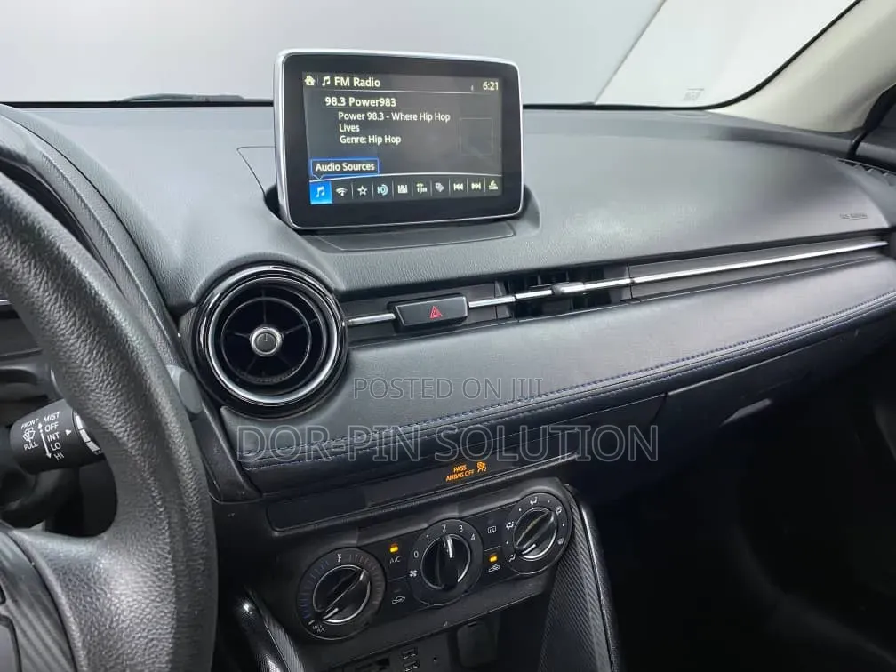 Toyota Yaris 2018 Blue