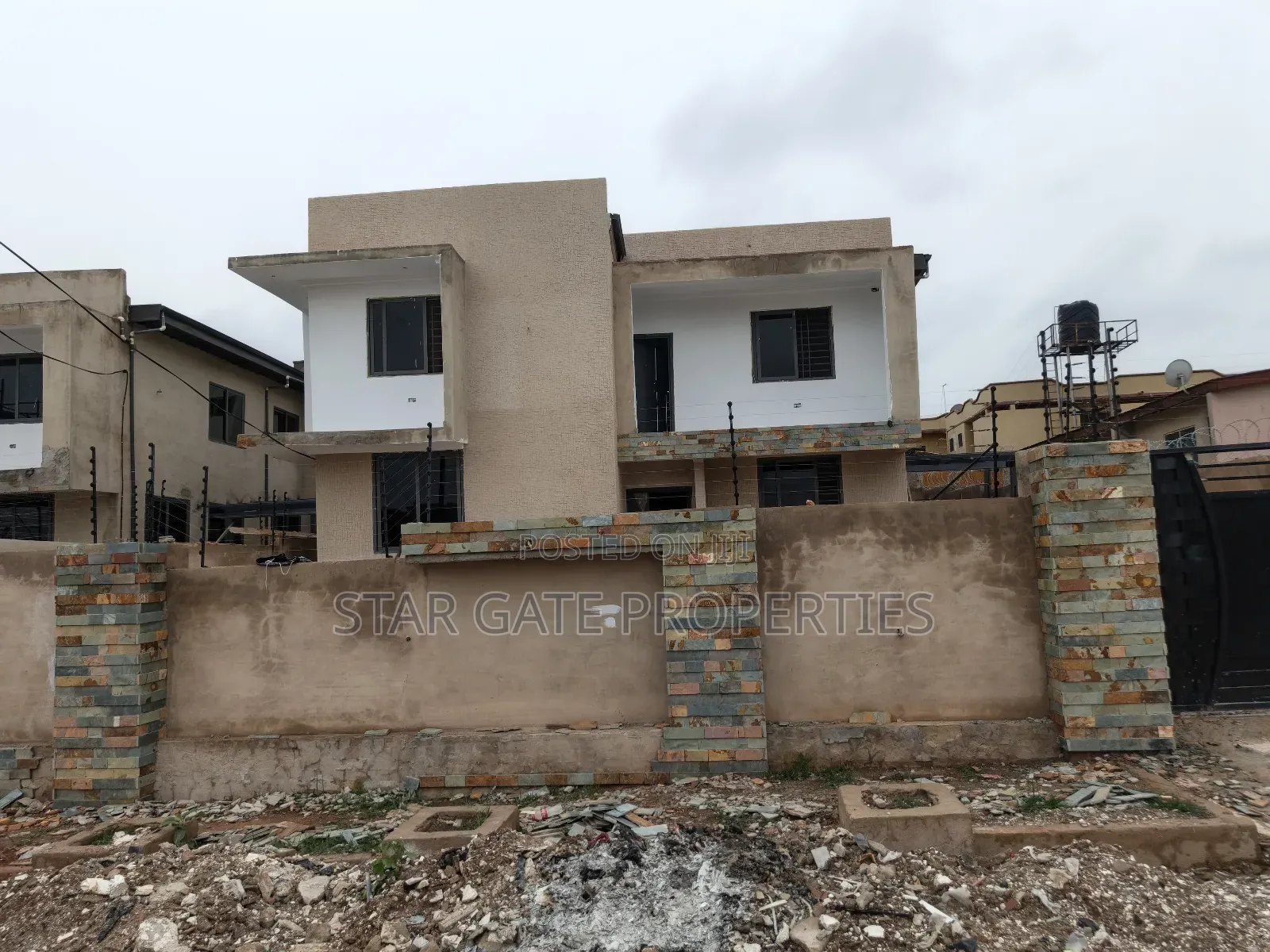 4bdrm House in Buokrom Estate, Kumasi Metropolitan for sale