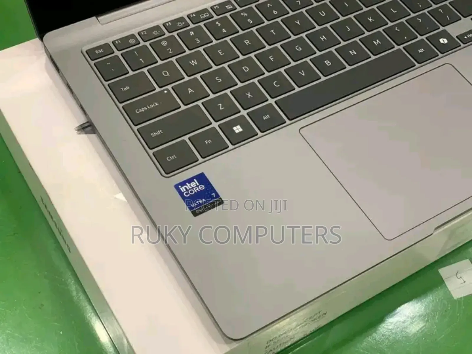 New Samsung Galaxy Book5 Pro 32GB Intel Core Ultra 7 SSHD (Hybrid) 1T