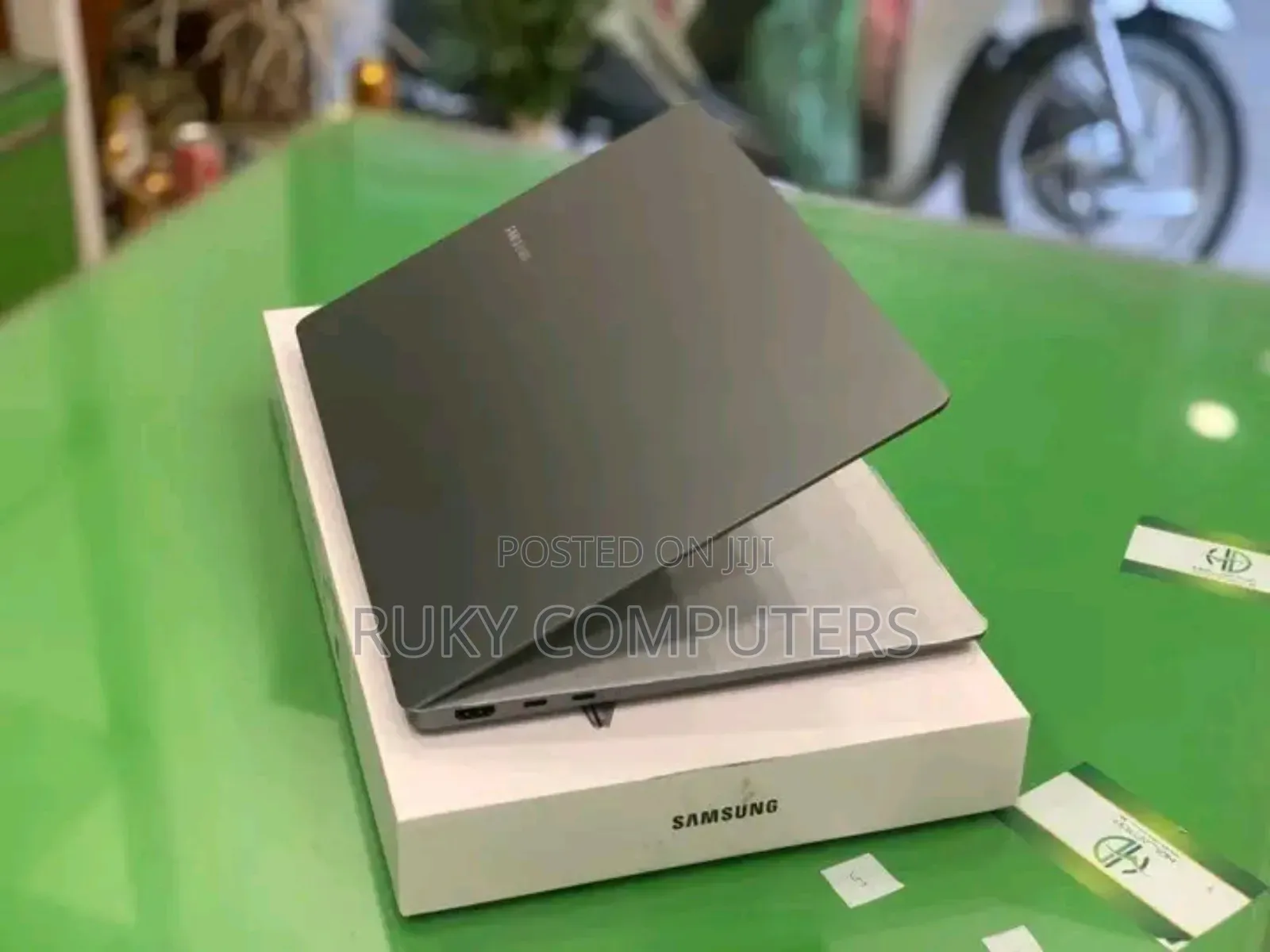 New Samsung Galaxy Book5 Pro 32GB Intel Core Ultra 7 SSHD (Hybrid) 1T