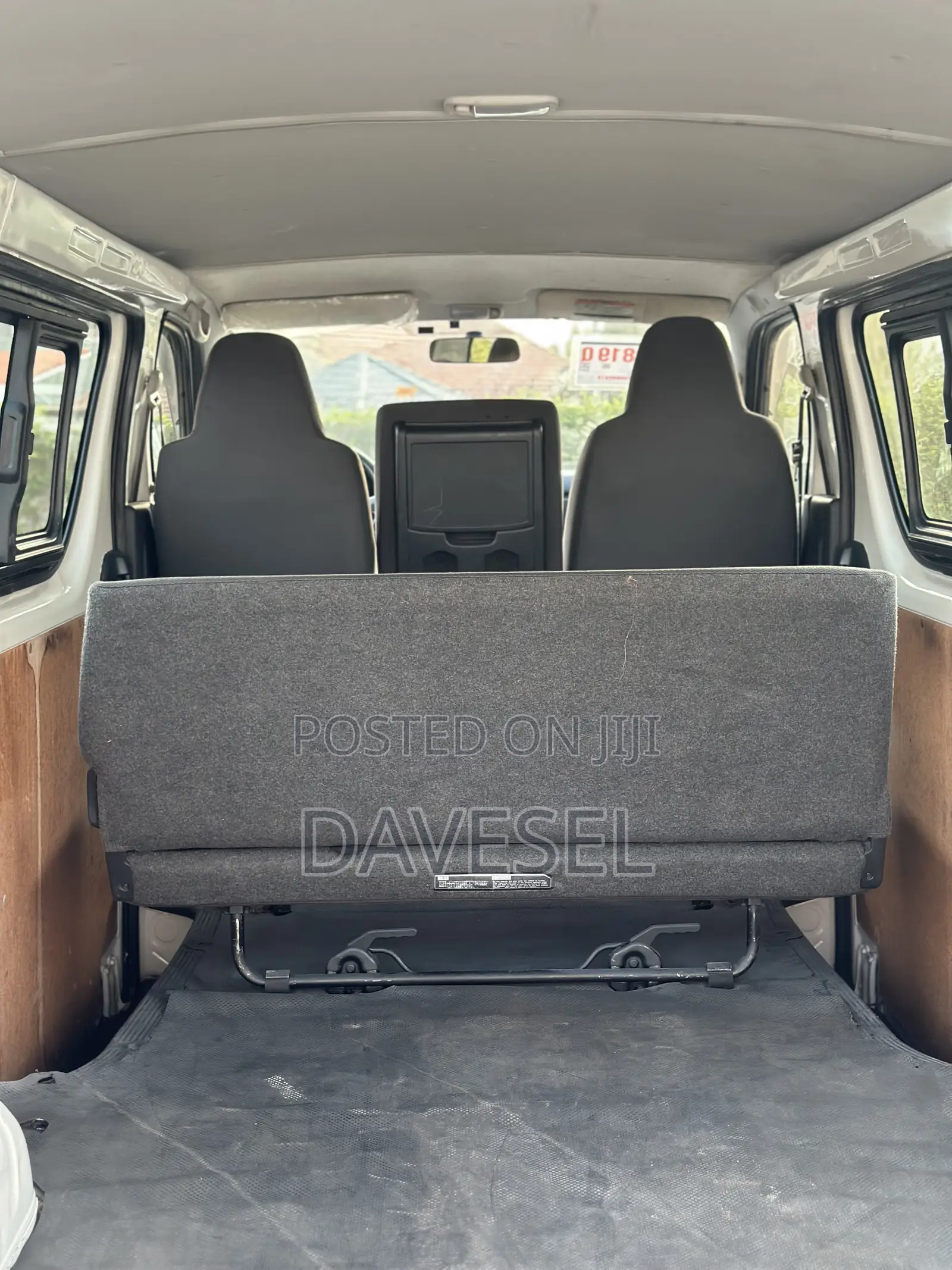 Toyota HiAce 2014 White