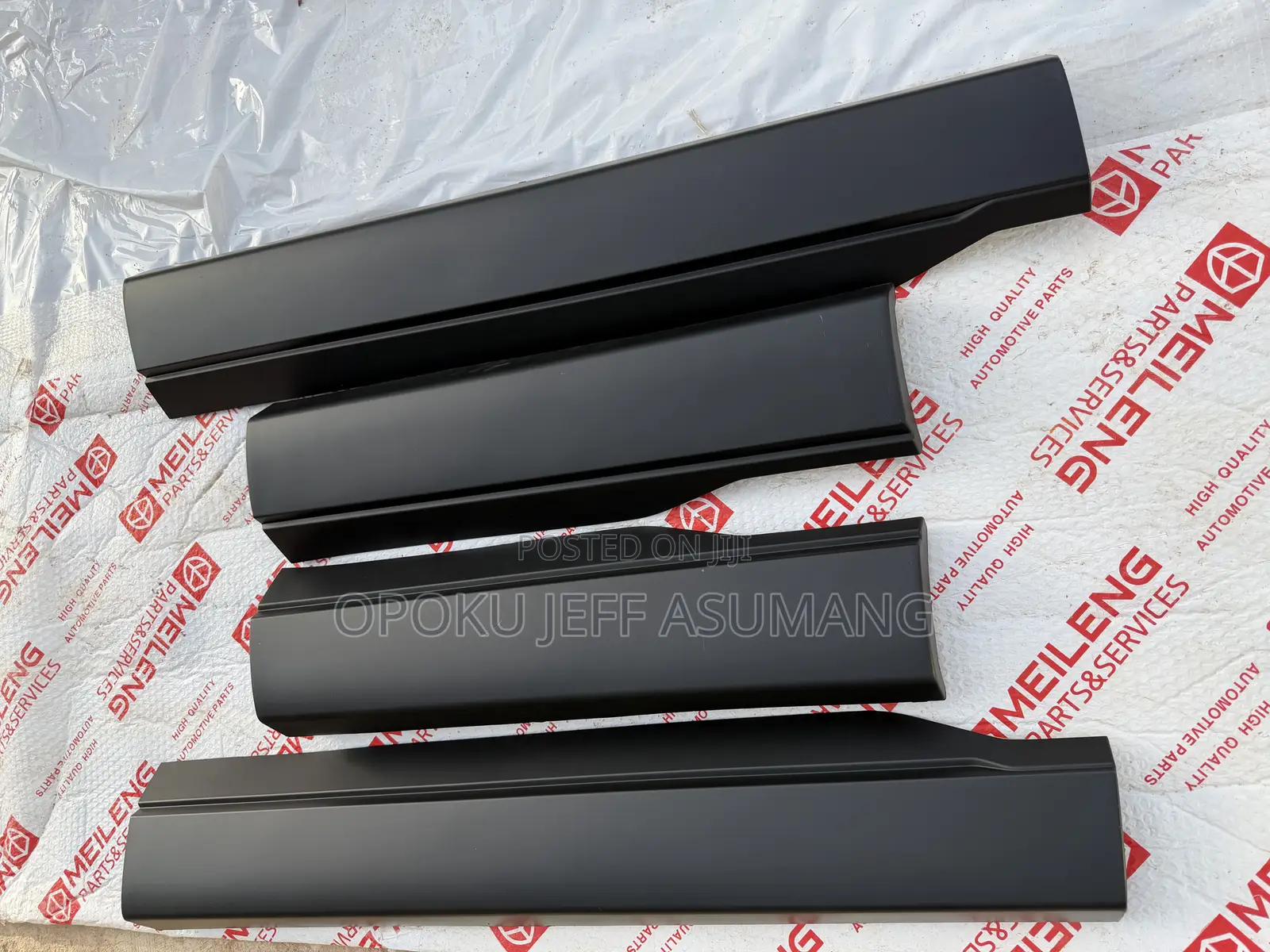 CRV 2023 - 2025 Door Molding