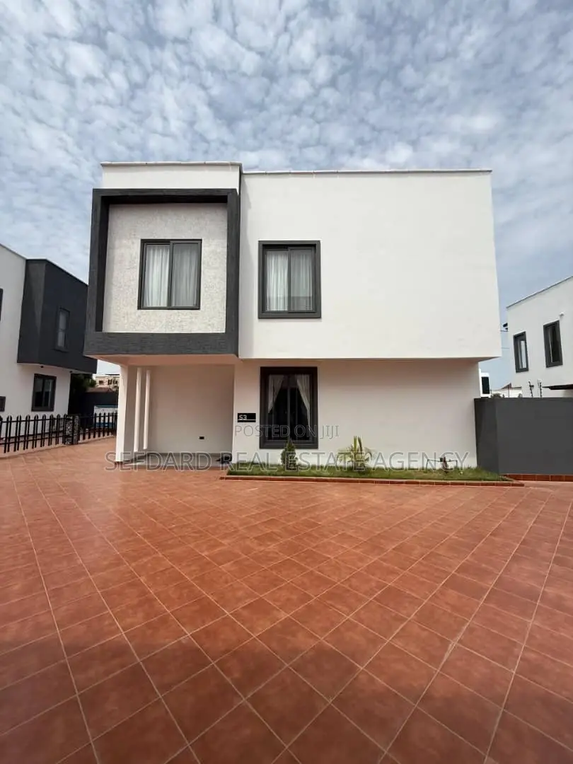 Furnished 3bdrm Townhouse / Terrace in Sefdard Properties, East Legon
