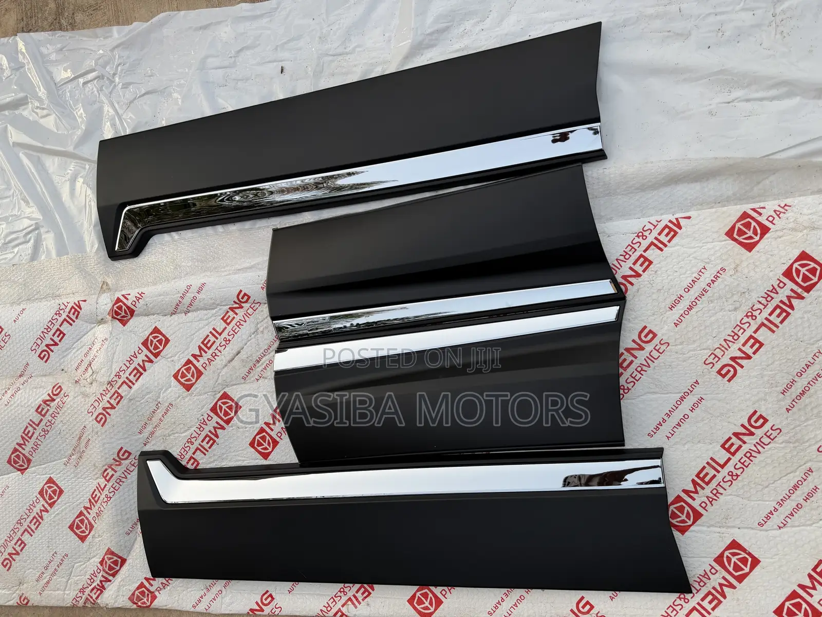 Honda Cr-v 2017 - 2022 Door Moldings With Silver