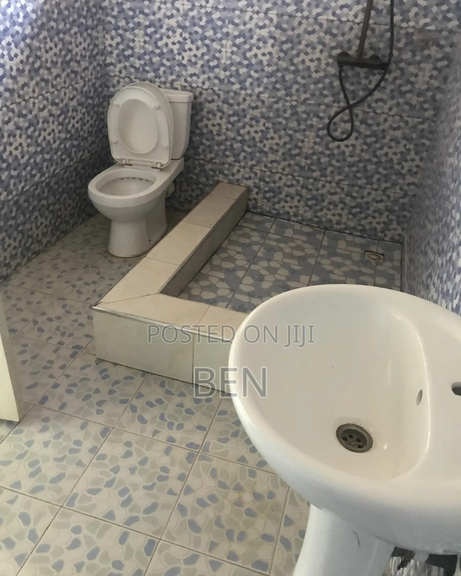 3bdrm Apartment in Tantra Yellow House, Ola Achool Area for rent