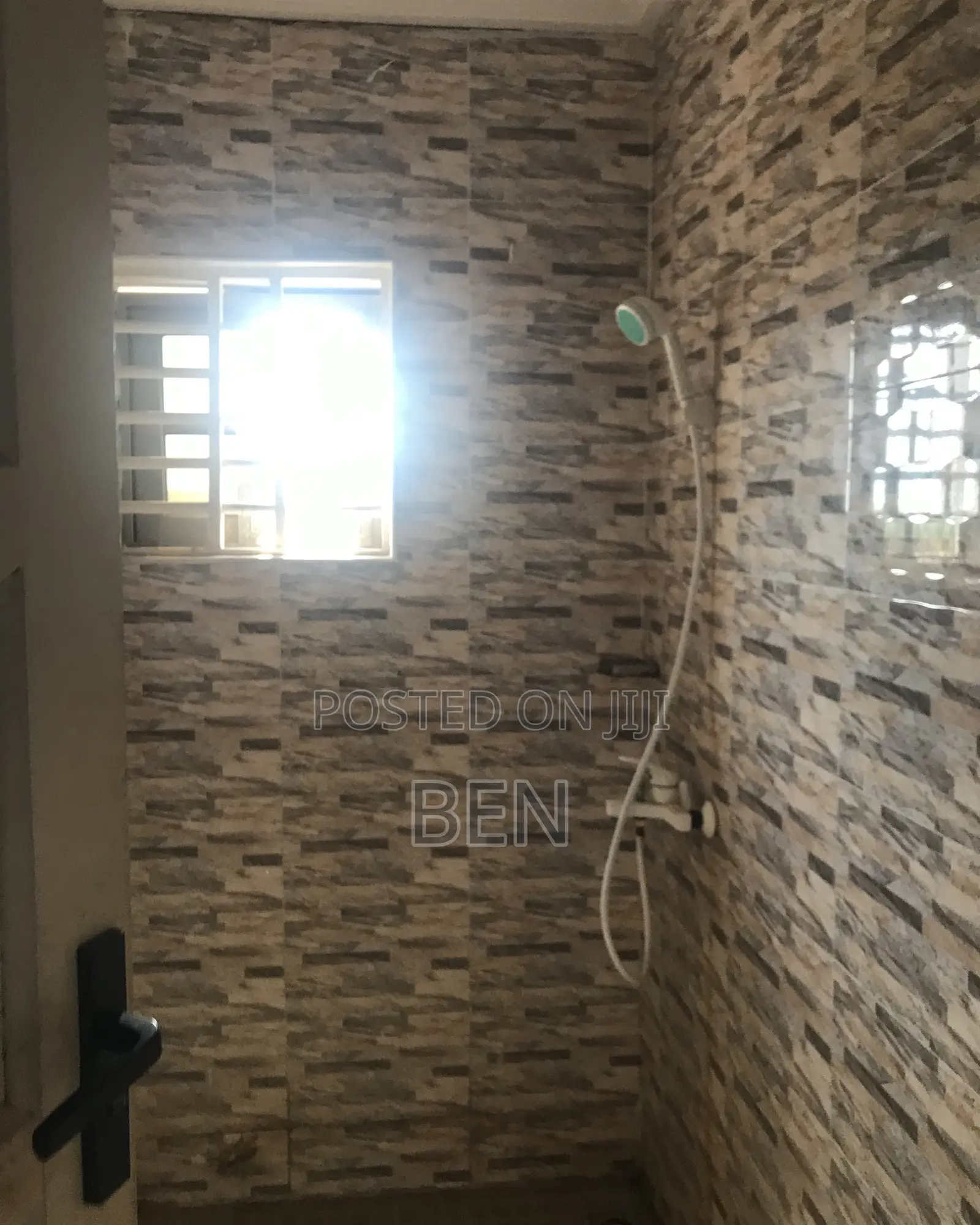 3bdrm Apartment in New Achimota, Mile 7 for rent