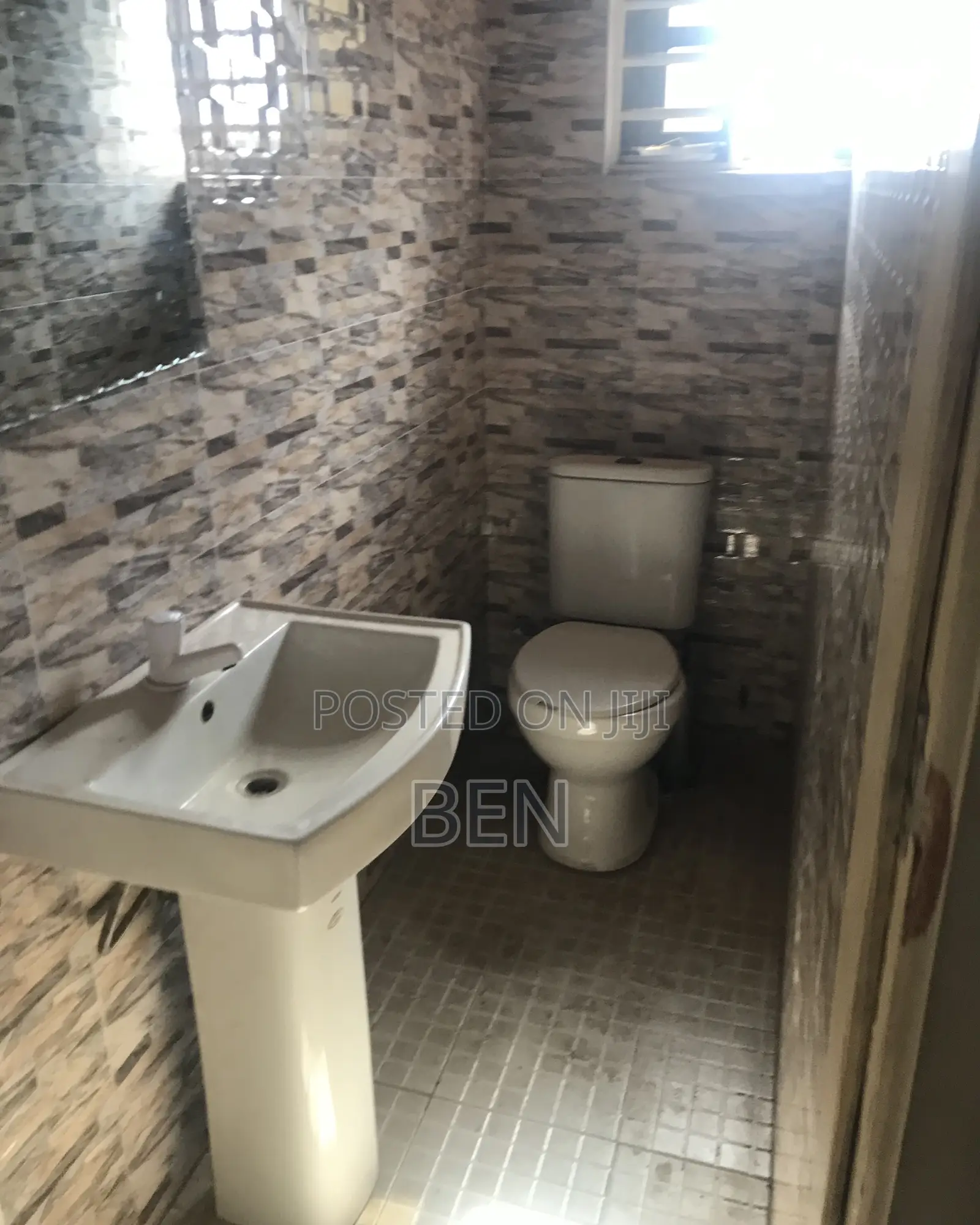 3bdrm Apartment in New Achimota, Mile 7 for rent