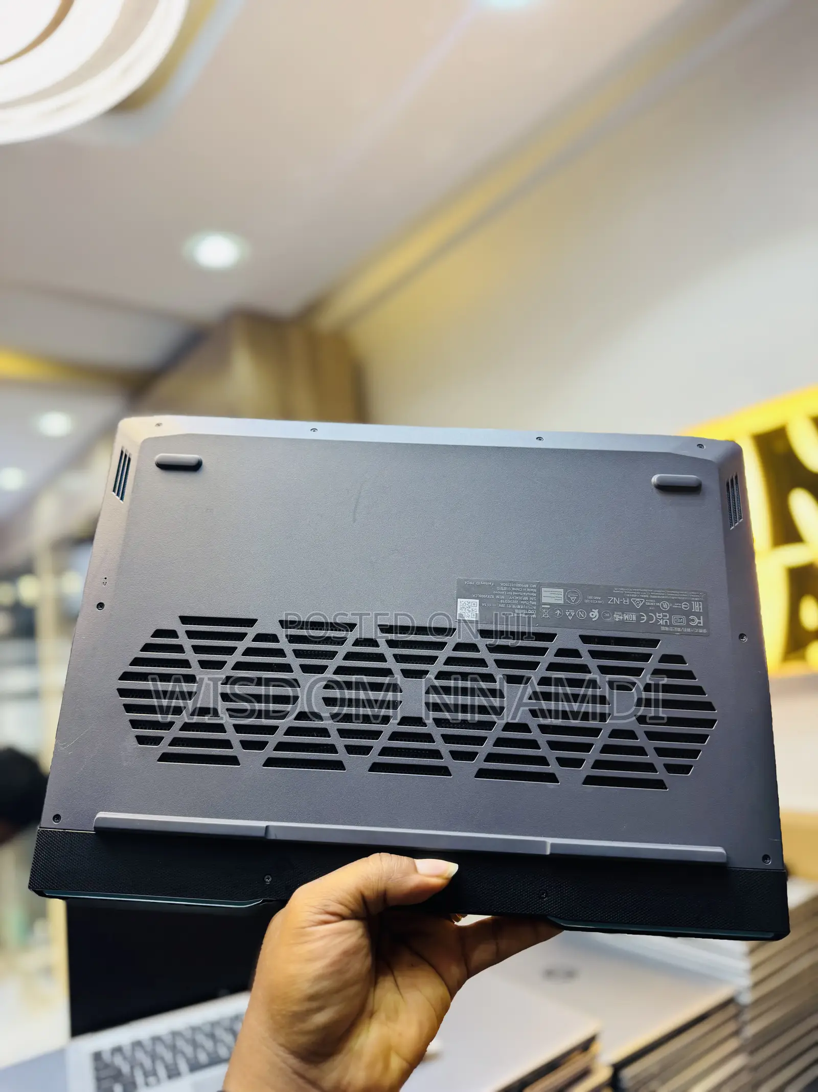 Laptop Lenovo LOQ 15ARP9 16GB Intel Core i5 SSD 512GB