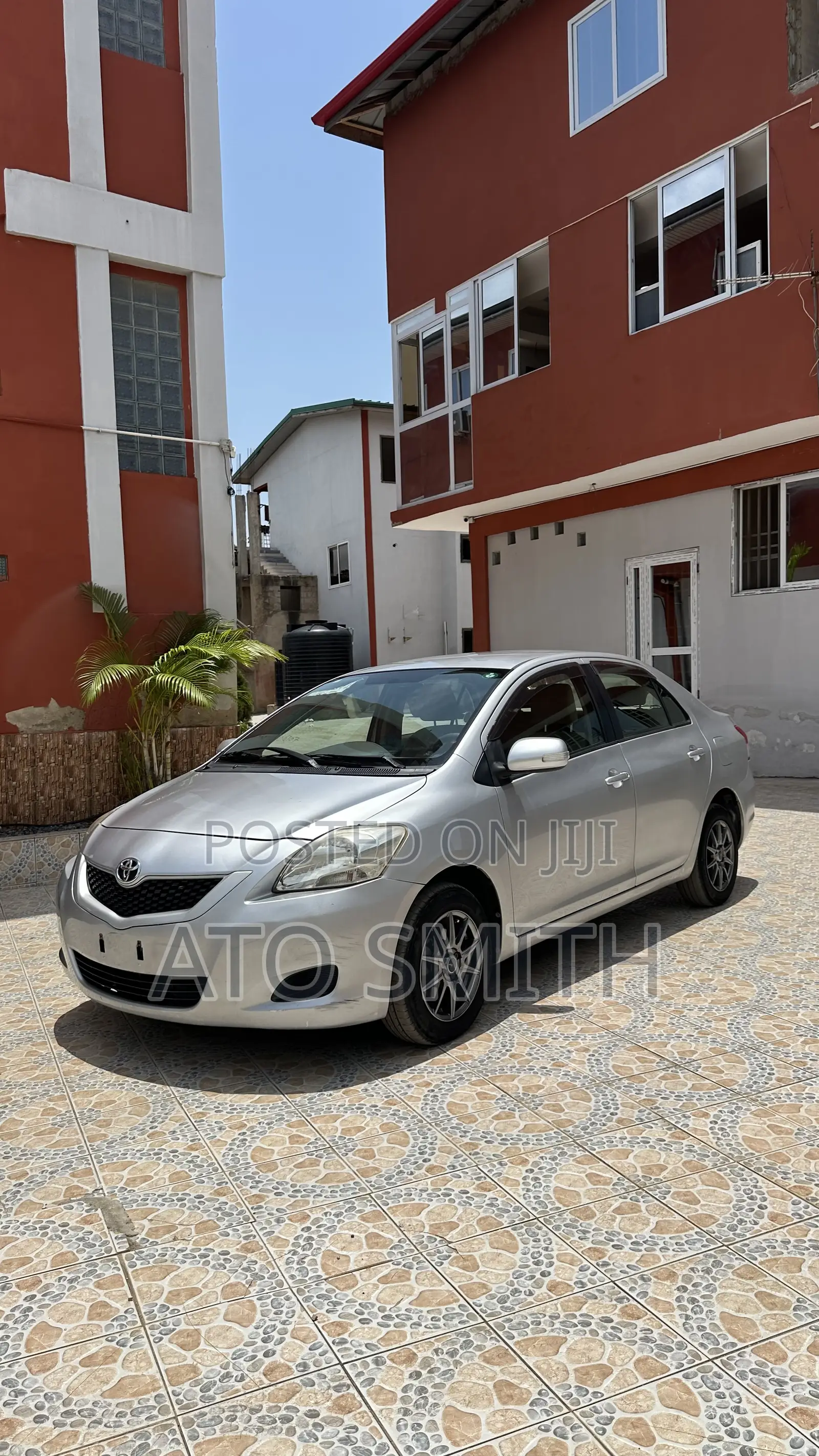 Toyota Belta 2010 Silver