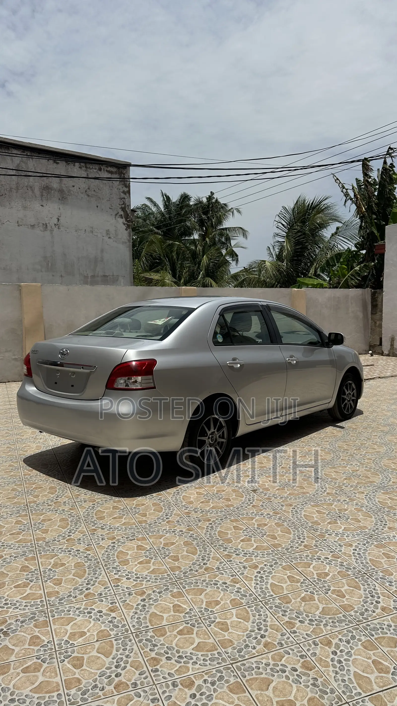 Toyota Belta 2010 Silver