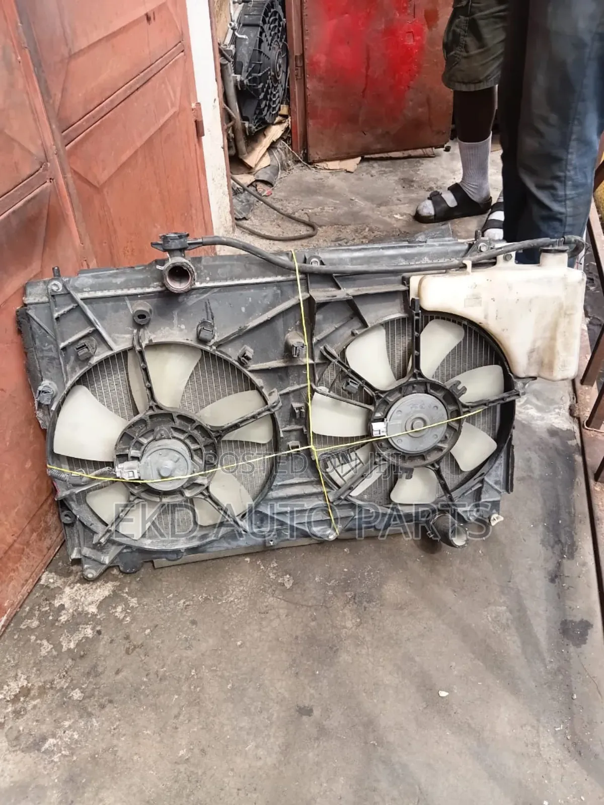 Toyota Voxy / Noah Radiator