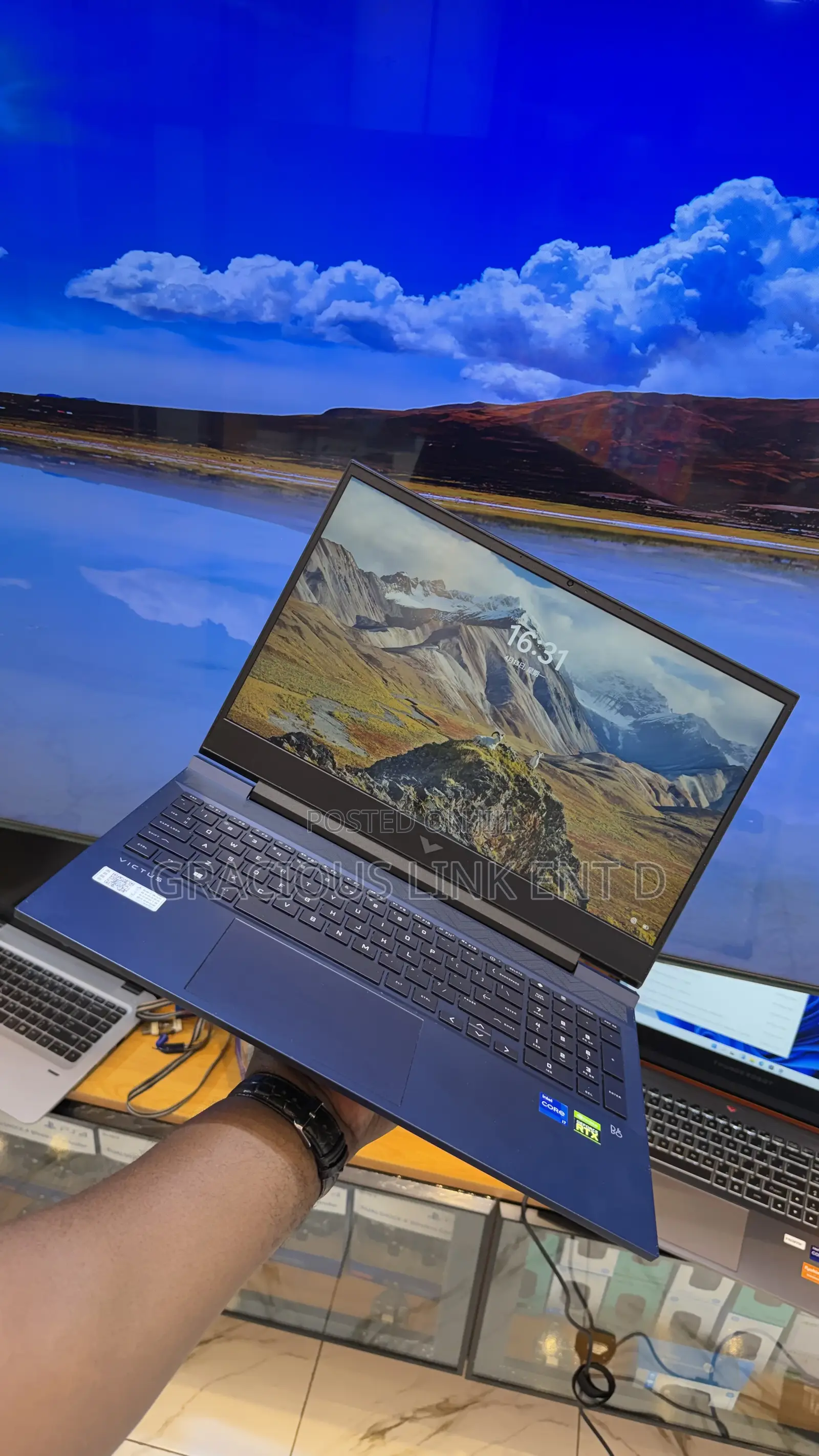 New Laptop HP Victus 16 16GB Intel Core i7 SSD 512GB