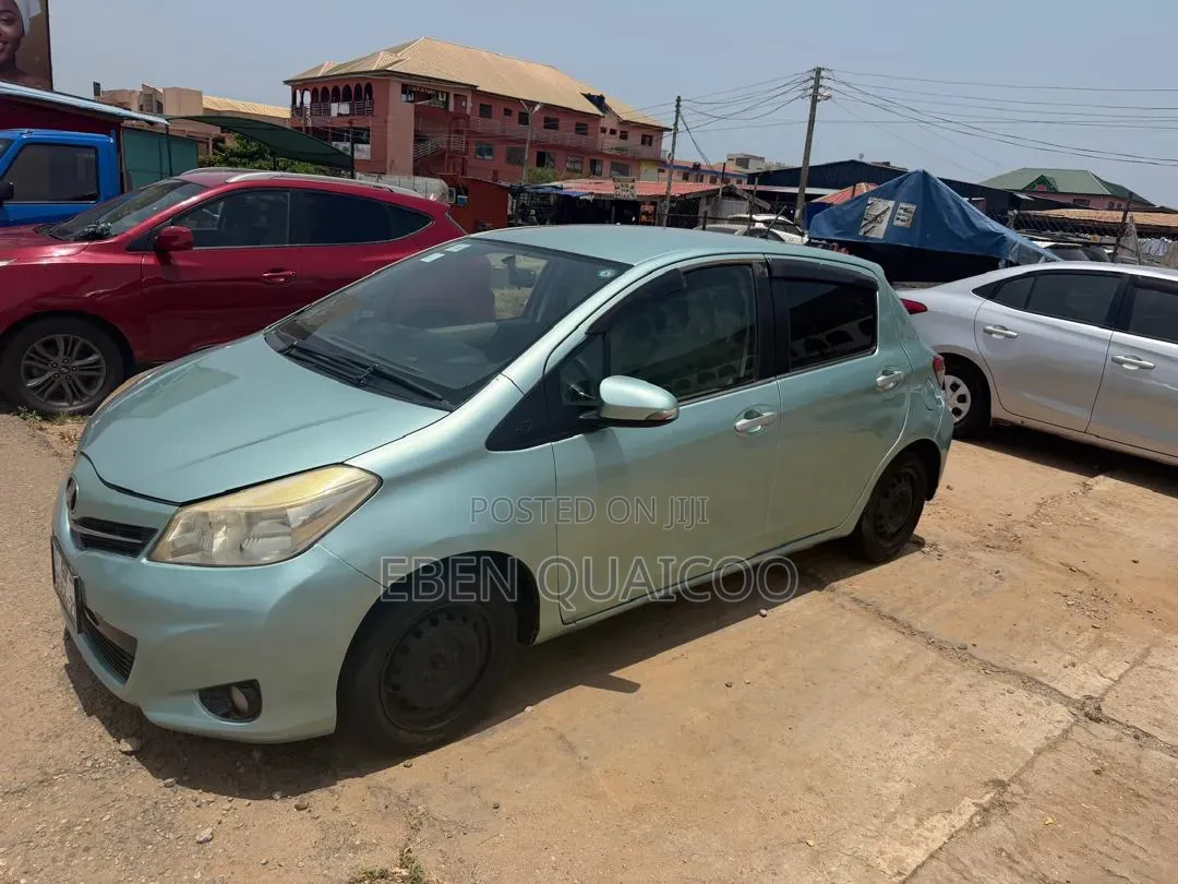 Toyota Vitz 2012 Green