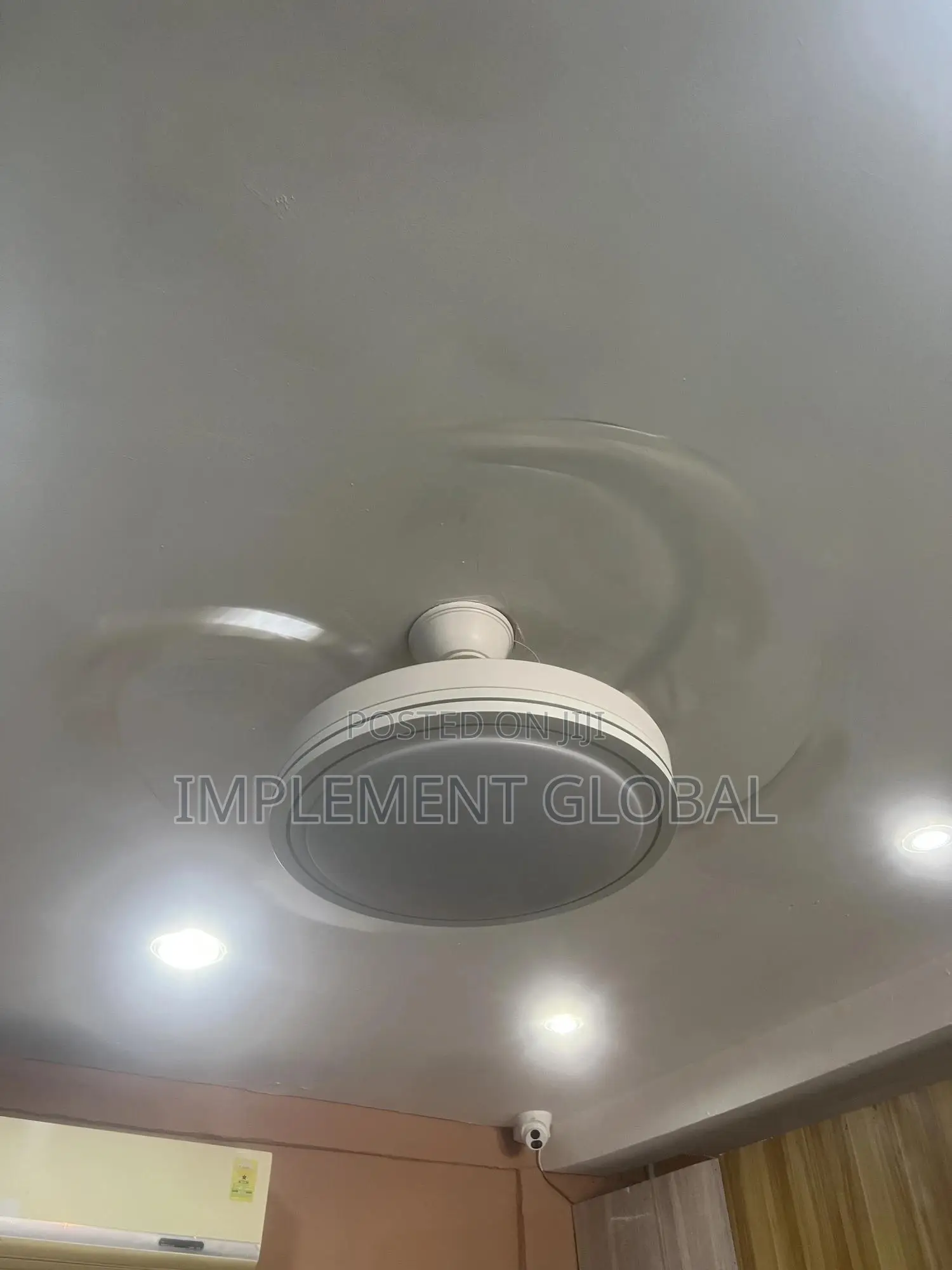 Ceiling Fan With Light - Foldable Blade