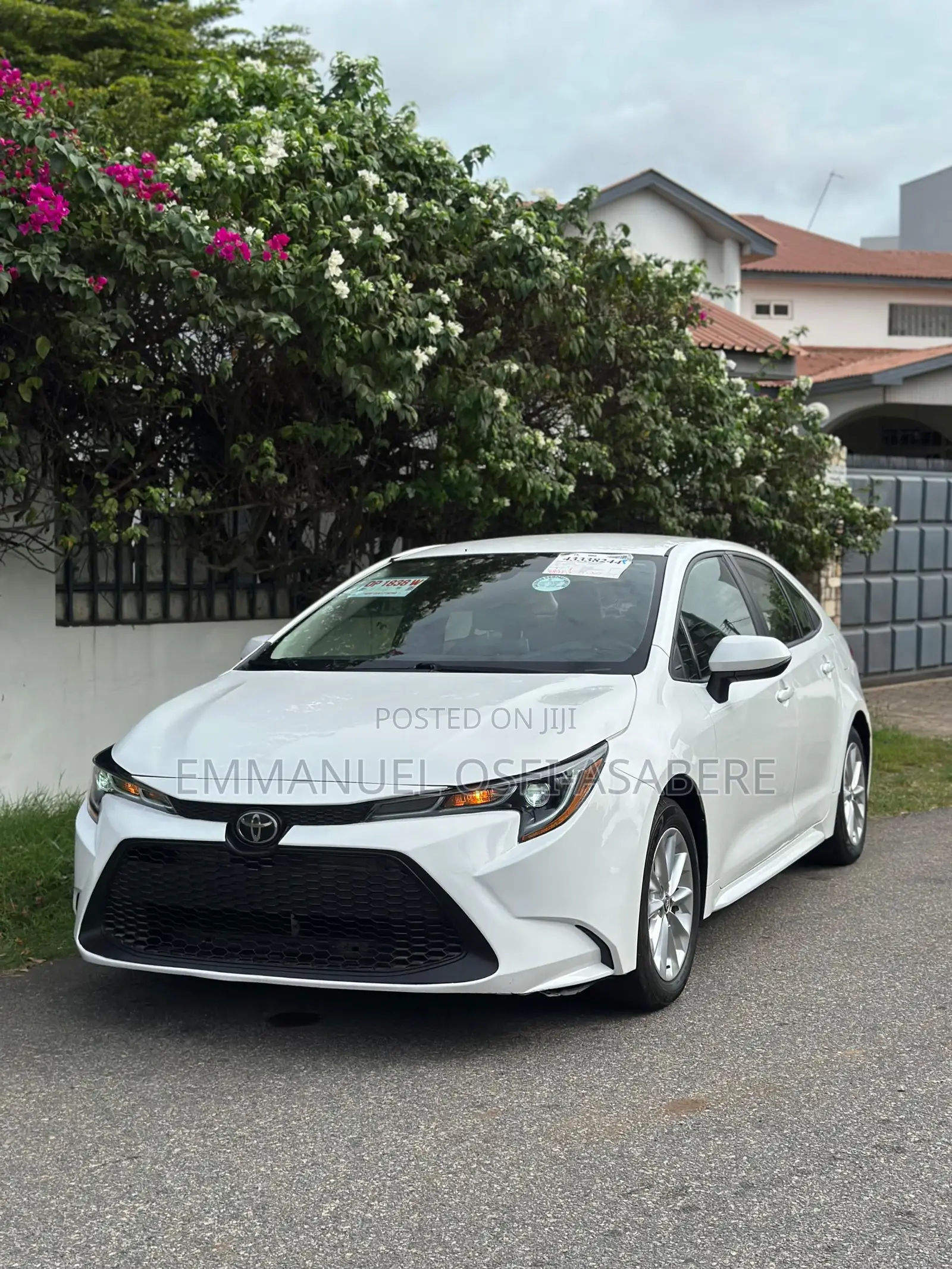 Toyota Corolla LE 2021 White