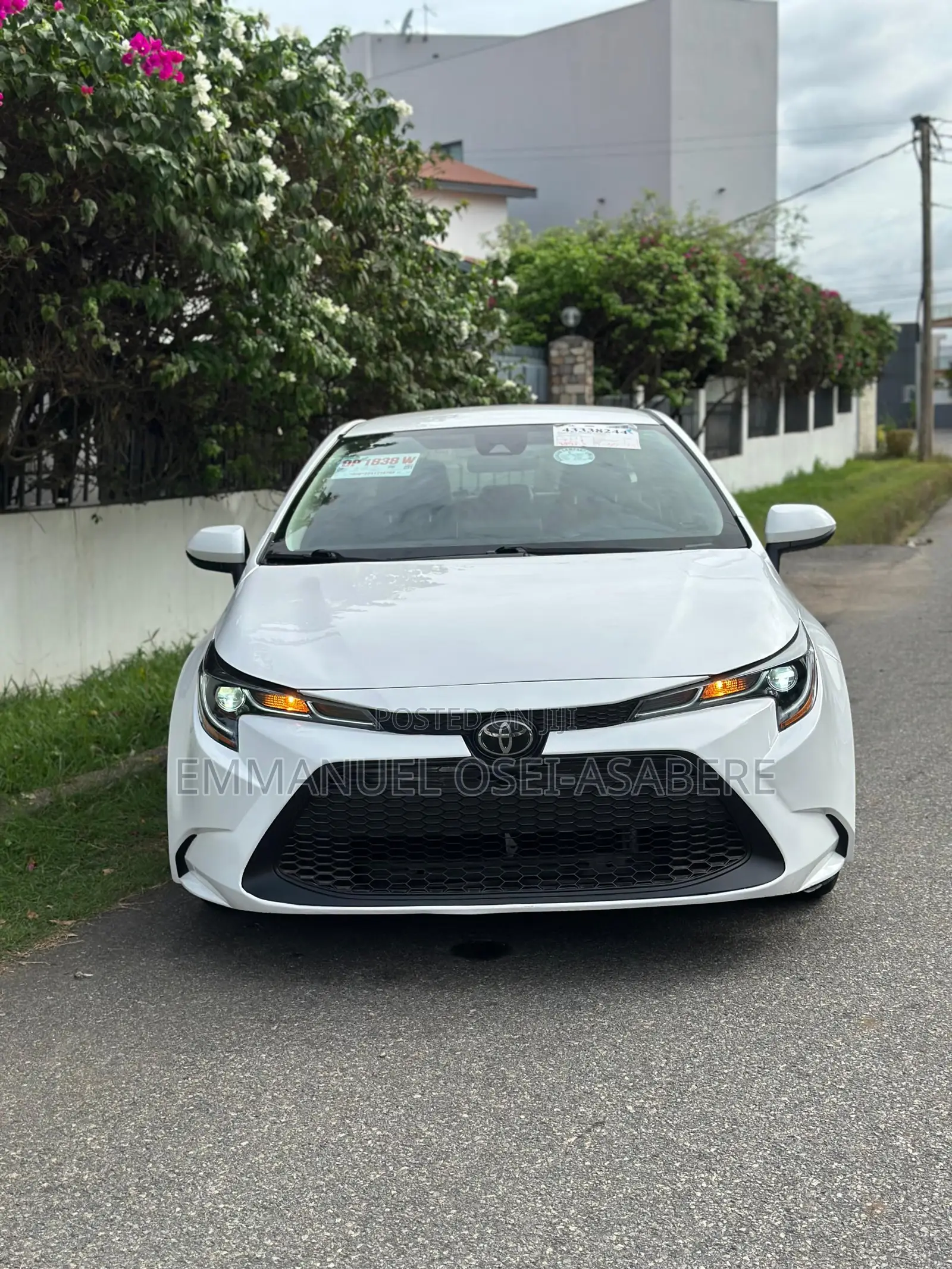 Toyota Corolla LE 2021 White