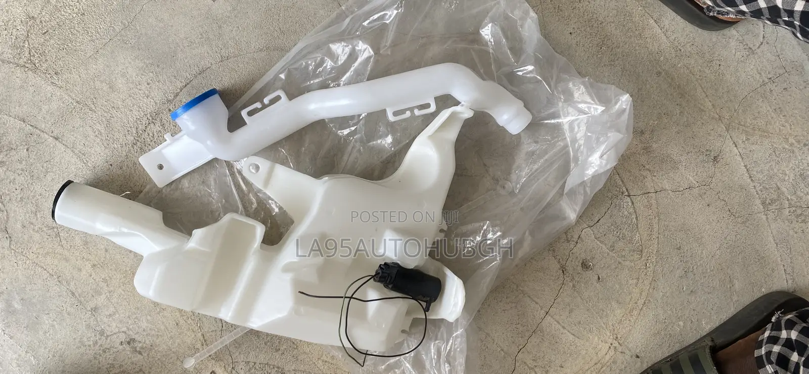 Honda Civic 2016,2017,2018,2019,2020,2021 Windshield Wiper Bottle