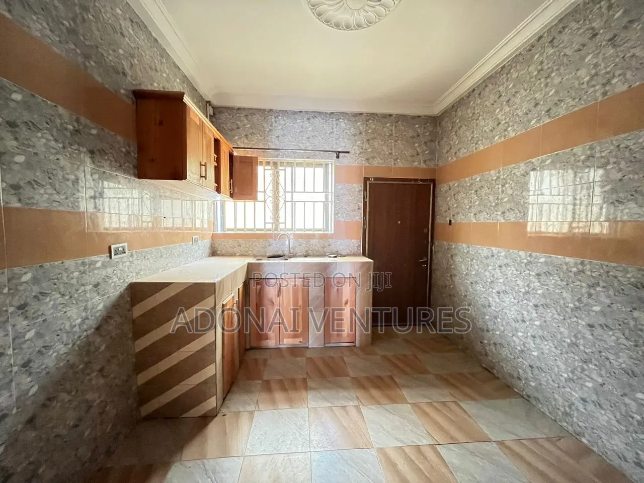 6bdrm House in Sokoban Asaago, Kumasi Metropolitan for sale