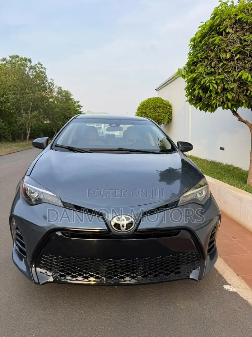 Toyota Corolla LE (1.8L 4cyl 2A) 2019 Gray